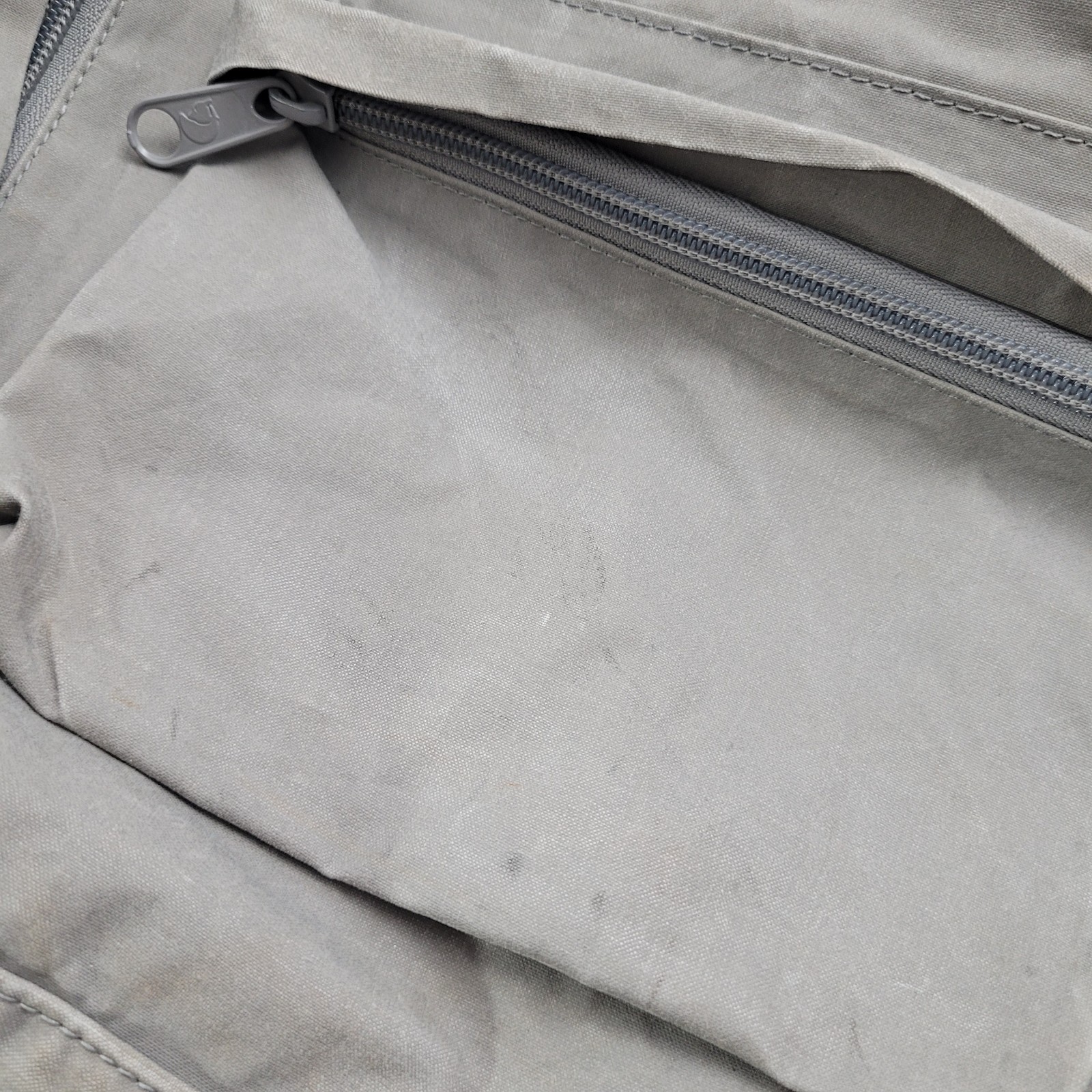Fjallraven Kanken Gray Backpack Adjustable Strap Top Handle Outdoor School