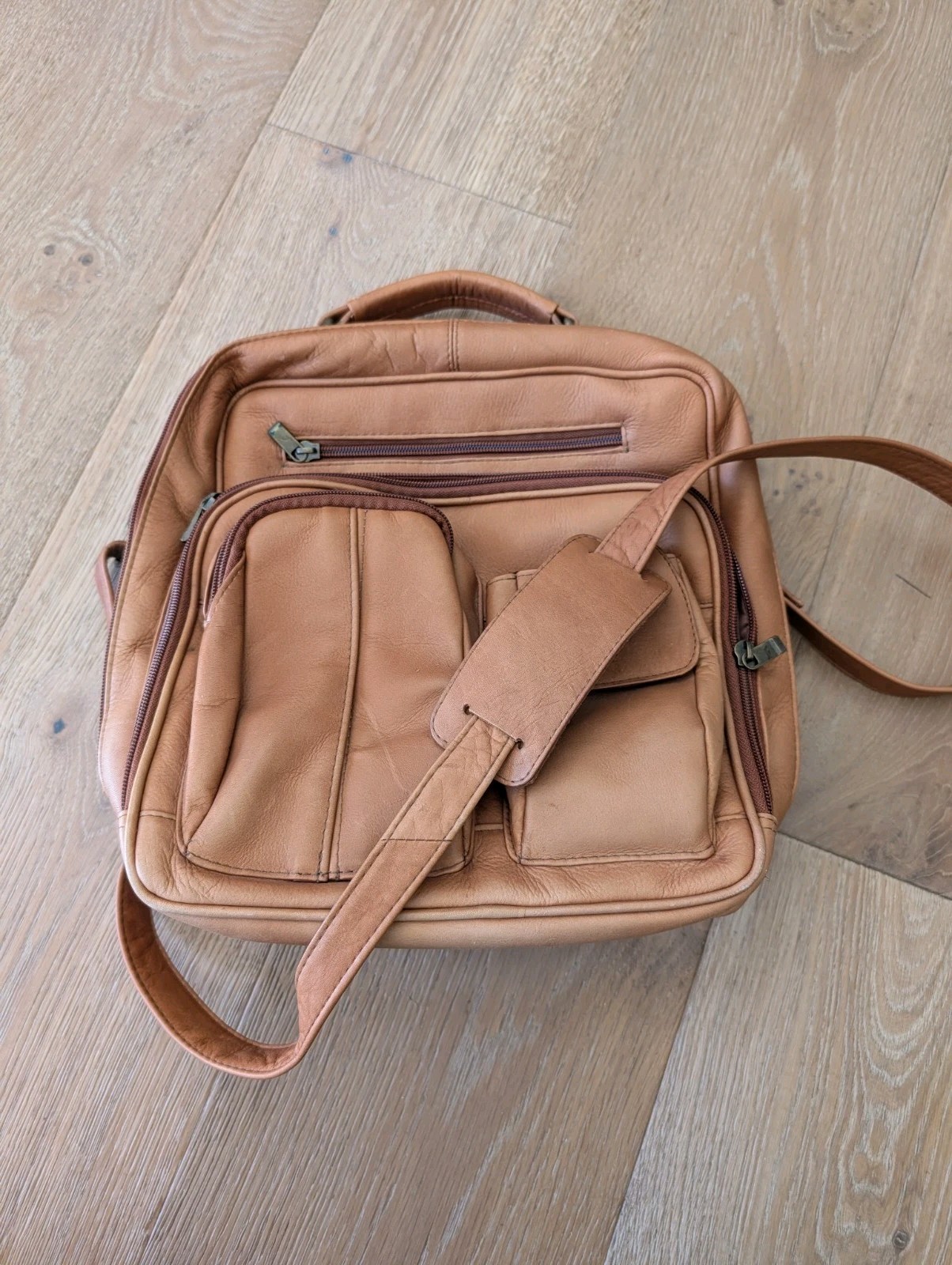 VINTAGE CLAIRE CHASE LEATHER MENS UNISEX TRAVEL CROSSBODY CARRYALL BAG