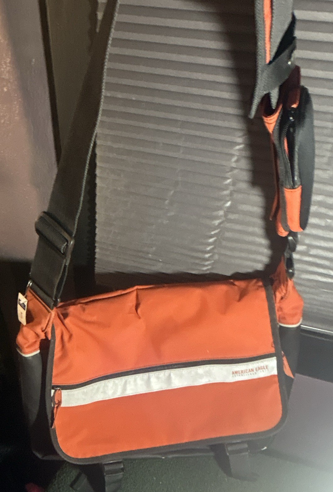 American Eagle Orange/Gray Messenger Bag Buckle Zip Adjustable Strap