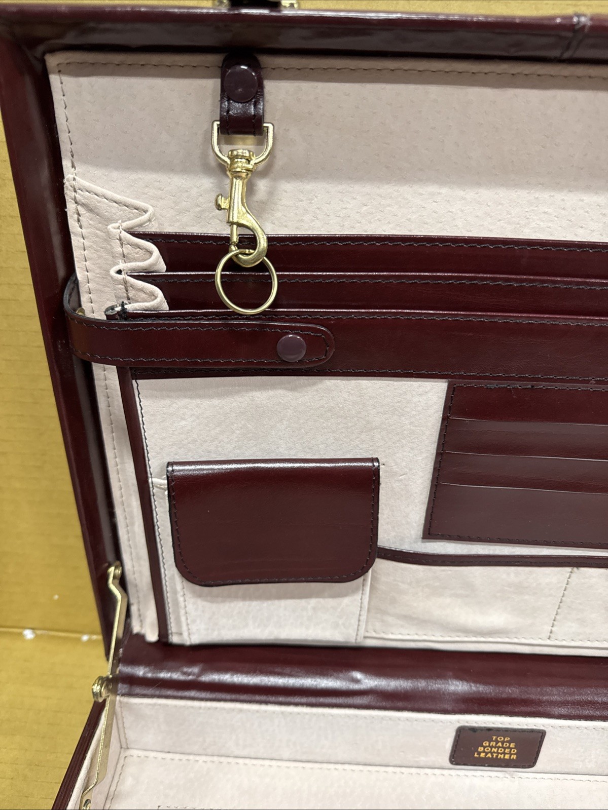 UNBRANDED Burgundy Top Grade BONDED LEATHER BRIEFCASE Dual Lock