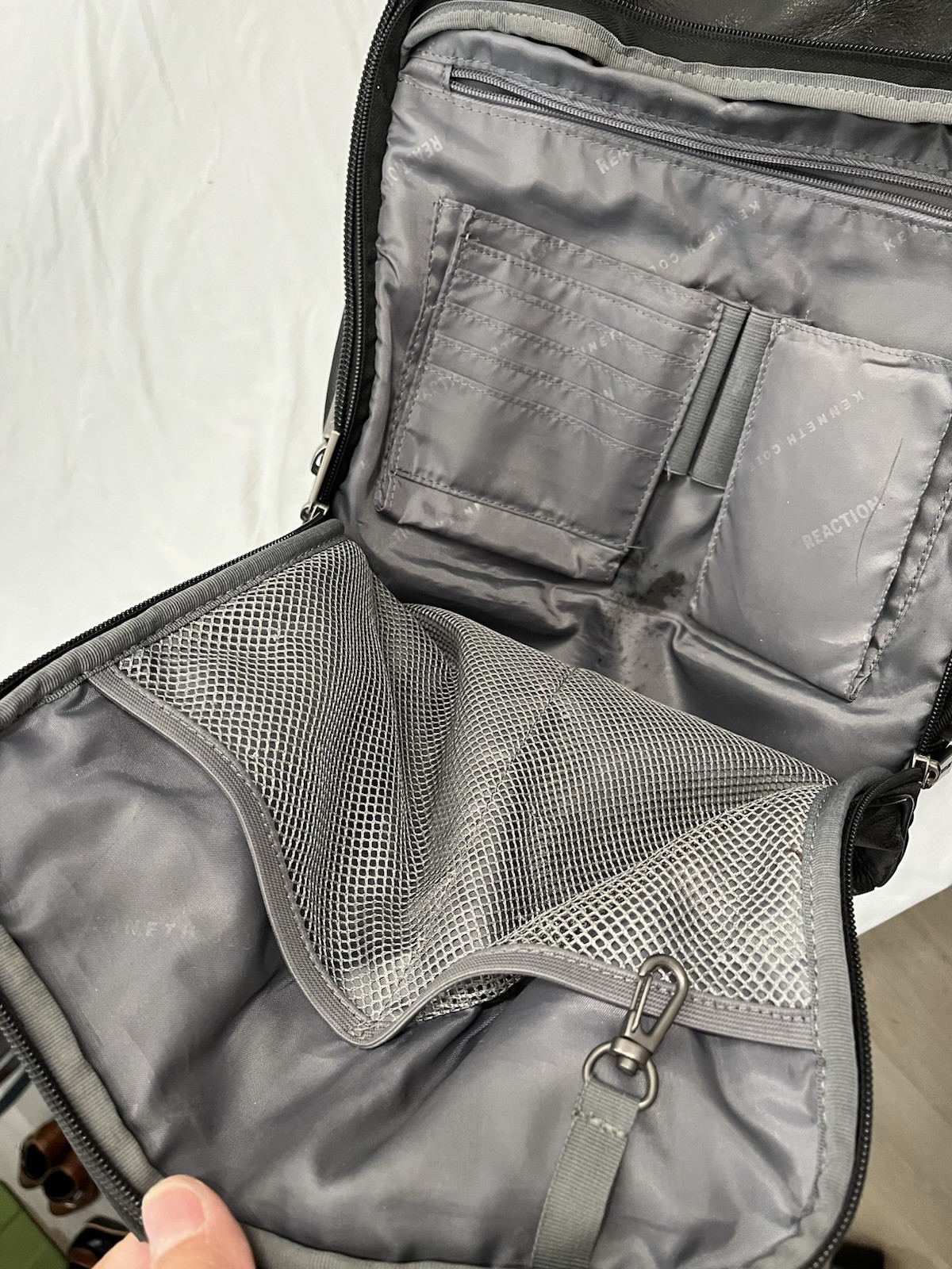 Kenneth Cole Reaction Manhattan Messenger Backpack Black 16″ Laptop $200 Retail