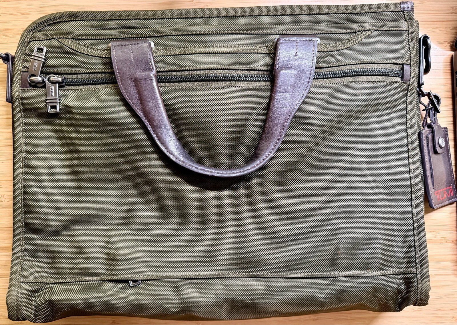 Tumi Alpha 2 Slim Deluxe Briefcase Portfolio Ballistic Nylon Laptop Olive