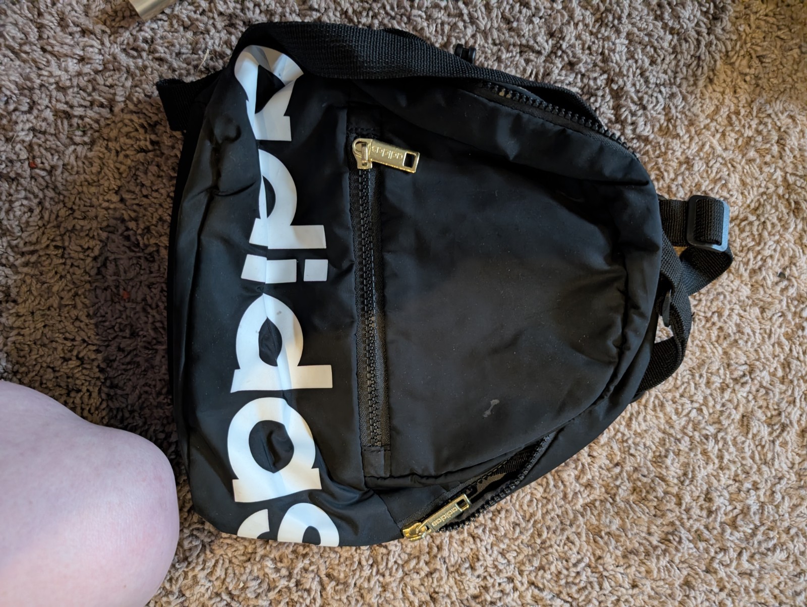 adidas Black Logo Belt Bag Fanny Pack Zip Closure Adjustable Strap Pockets