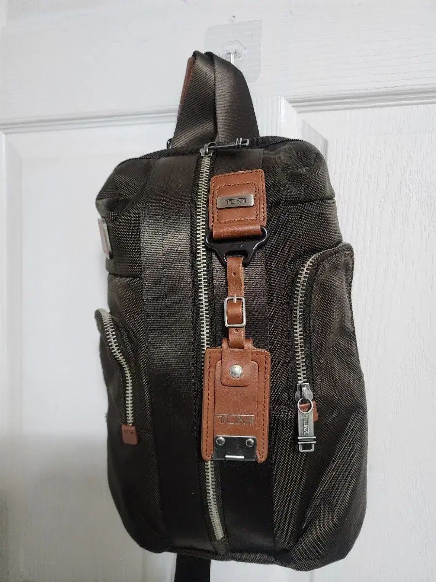 TUMI Alpha Sports Bra Boley2 Slang Bag