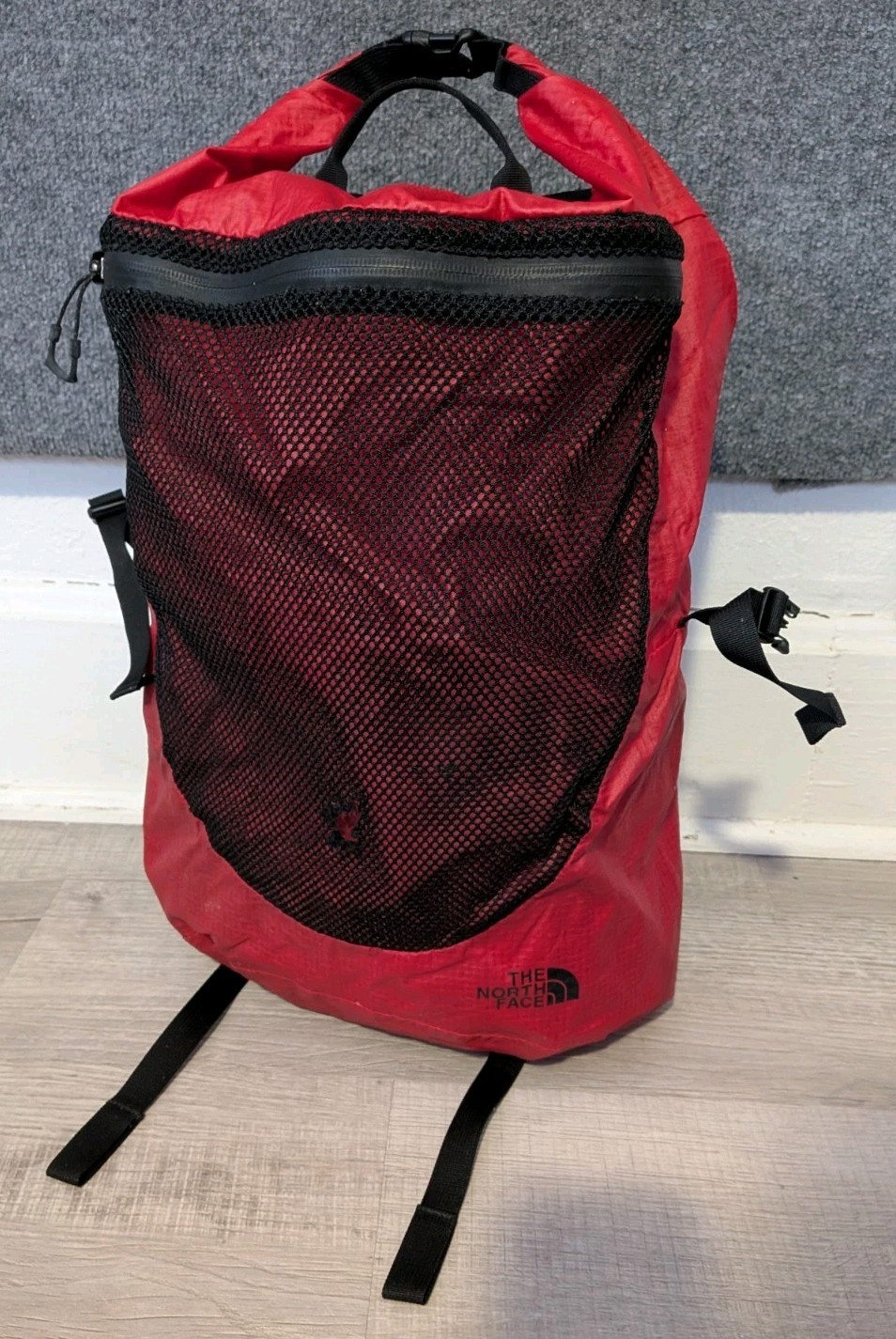 The North Face Waterproof Rolltop Backpack Daypack Red Black READ