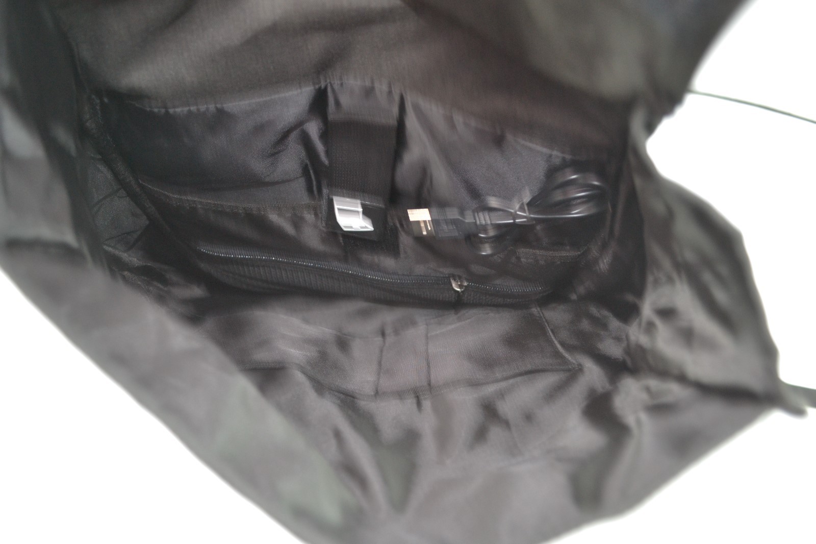 Mark Ryden Backpack School College Uni USB Charging Book Bag Laptop MR5748 NWT