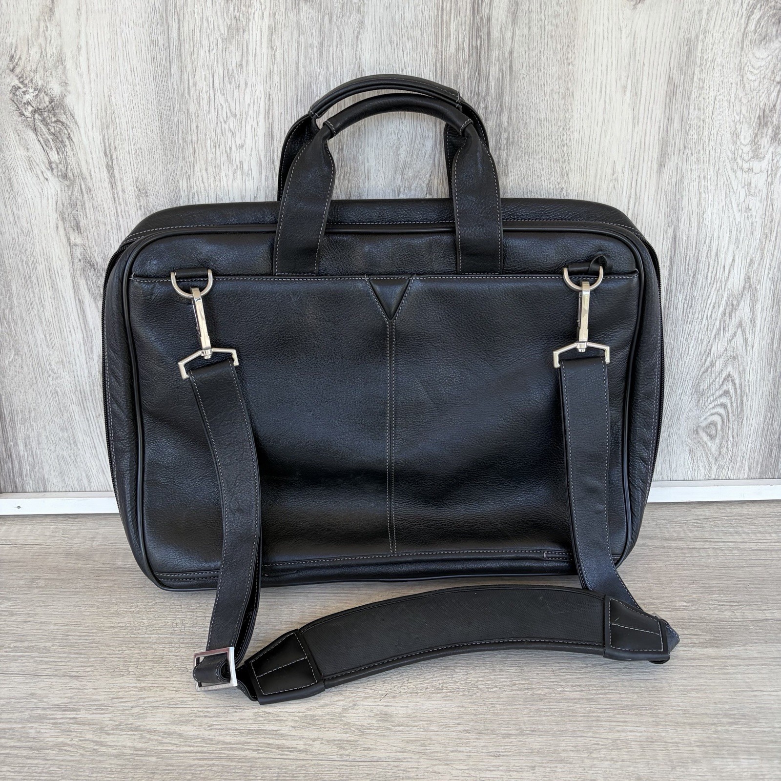 Johnston & Murphy black leather briefcase Messenger Bag Men’s Crossbody Euc
