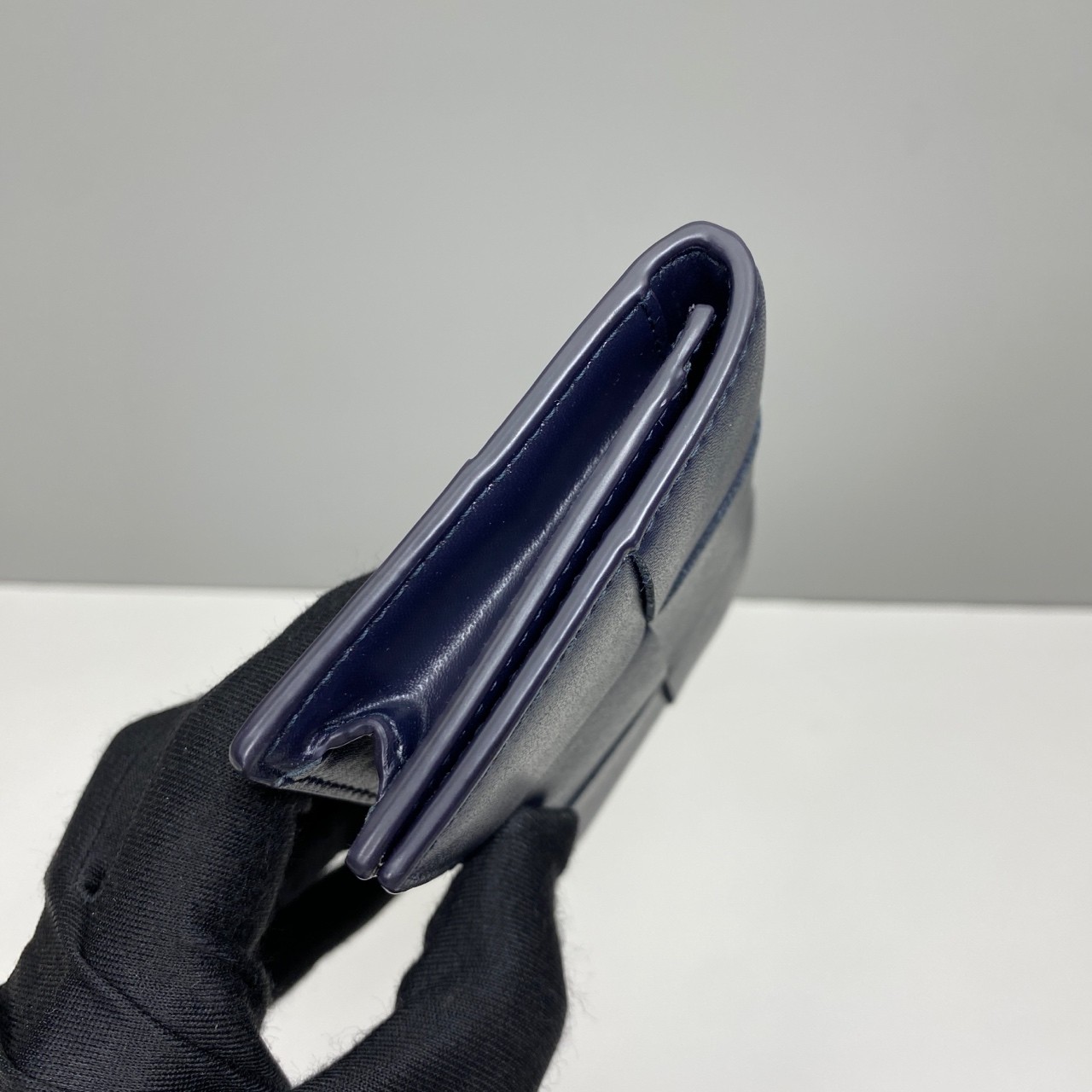 Bottega Veneta Pre-Owned Authentic CASSETTE Card Holder Blue Leather 7.5x12x2cm