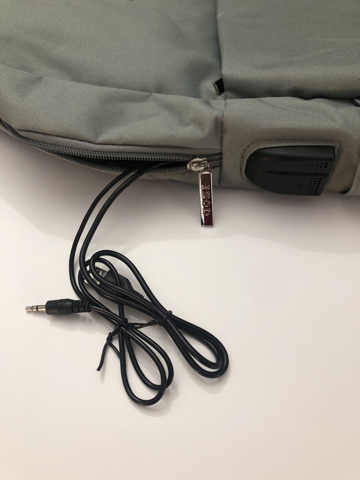 IZOD Backpack – Large Gray With Built-in USB Charging Port – NWT