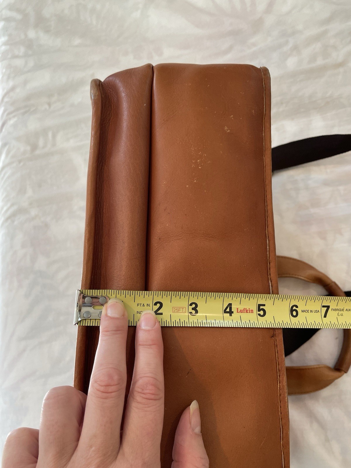 Claire Chase Distressed Tan Leather Laptop Briefcase Shoulder Bag Carry On Large
