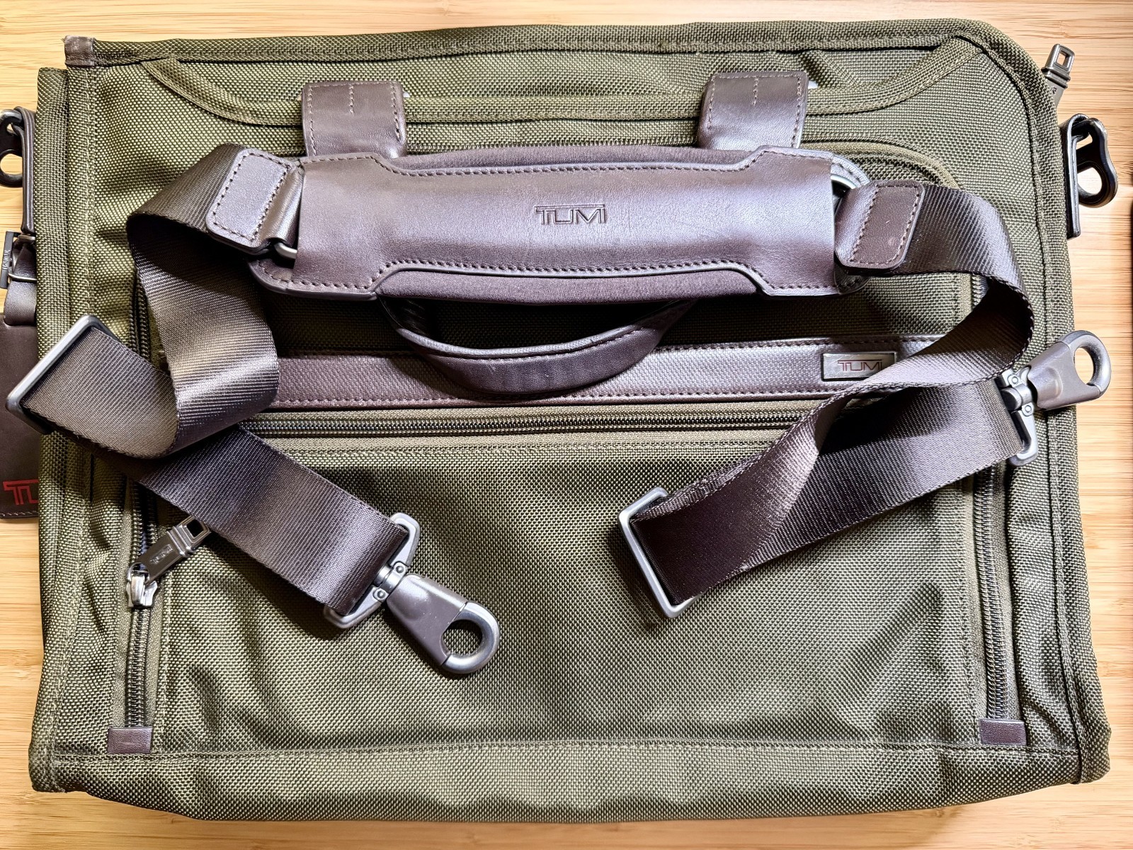 Tumi Alpha 2 Slim Deluxe Briefcase Portfolio Ballistic Nylon Laptop Olive