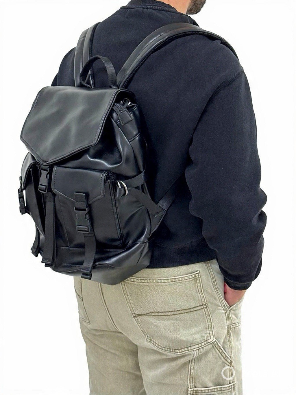 Stylish Unisex Leather Backpack Versatile and Durable. Everday University Work