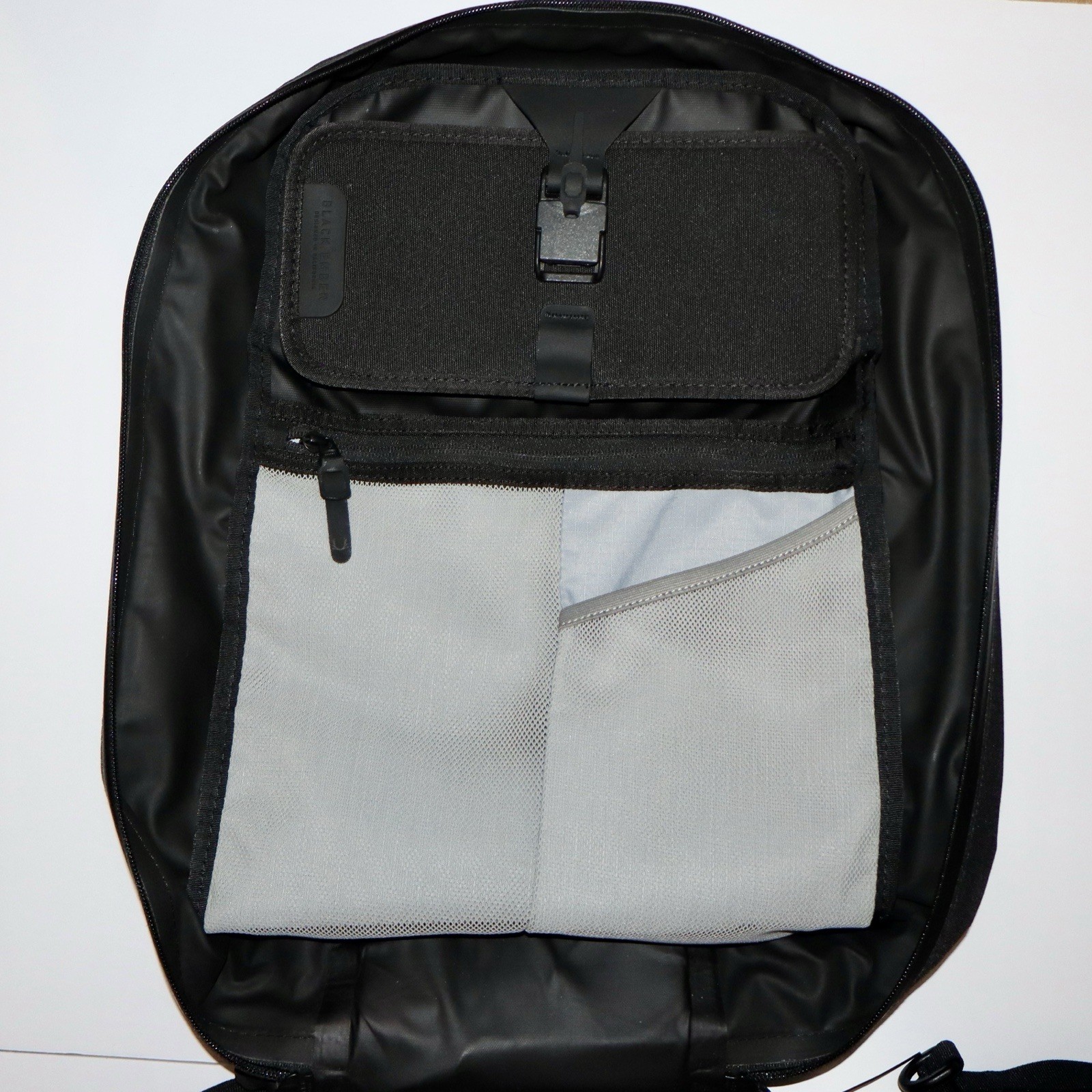 Black Ember Shadow 22L Minimalist Backpack Convertible Briefcase Commuter