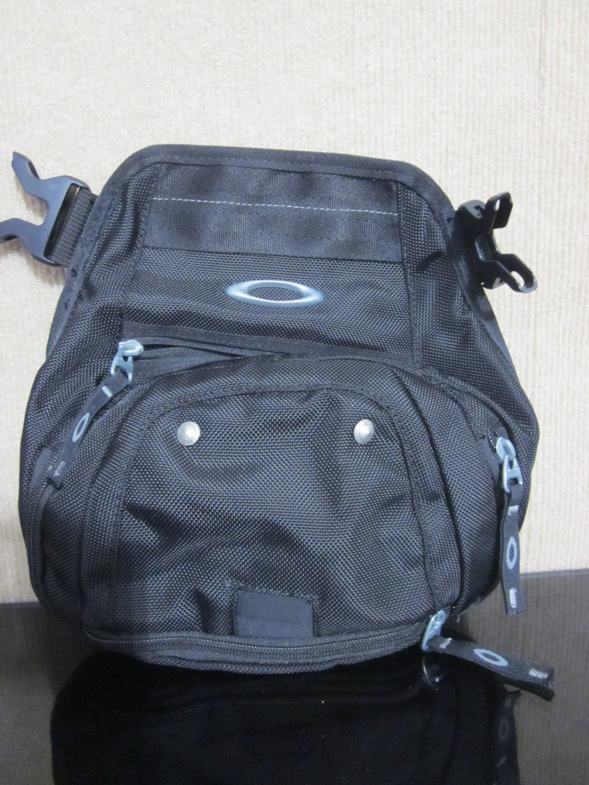 Oakley Fanny Pack Backpack Accessory Black Missing Belt Strap Clip on