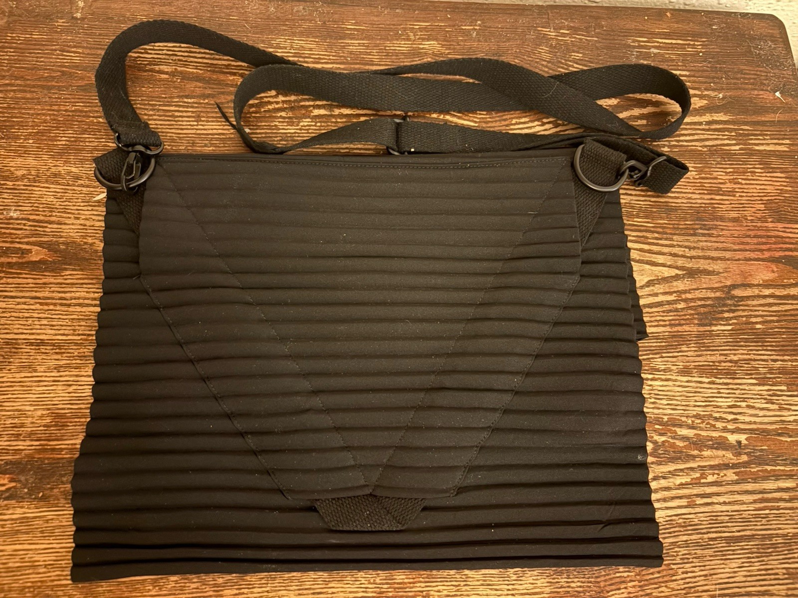 HOMME PLISSE ISSEY MIYAKE Men’s Black Pleats Flat Bag, Messenger Bag 11.5×9”
