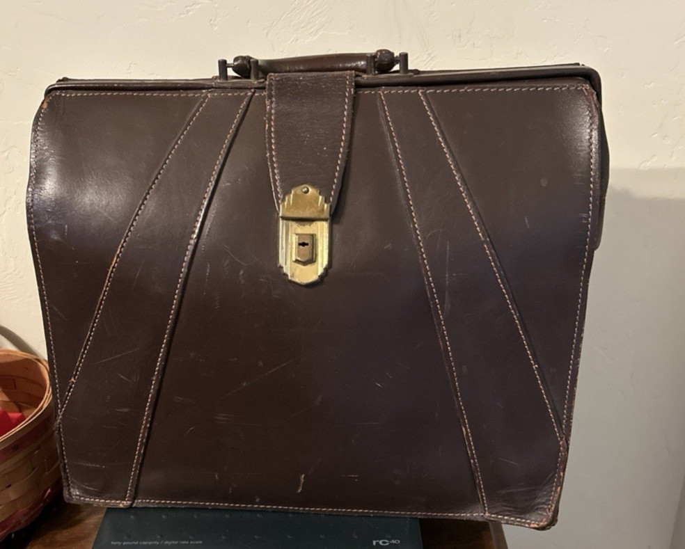 Vtg US GOVERNMENT MILITARY ISSUE BROWN LEATHER BRIEFCASE TYPE IV 1960’s as is