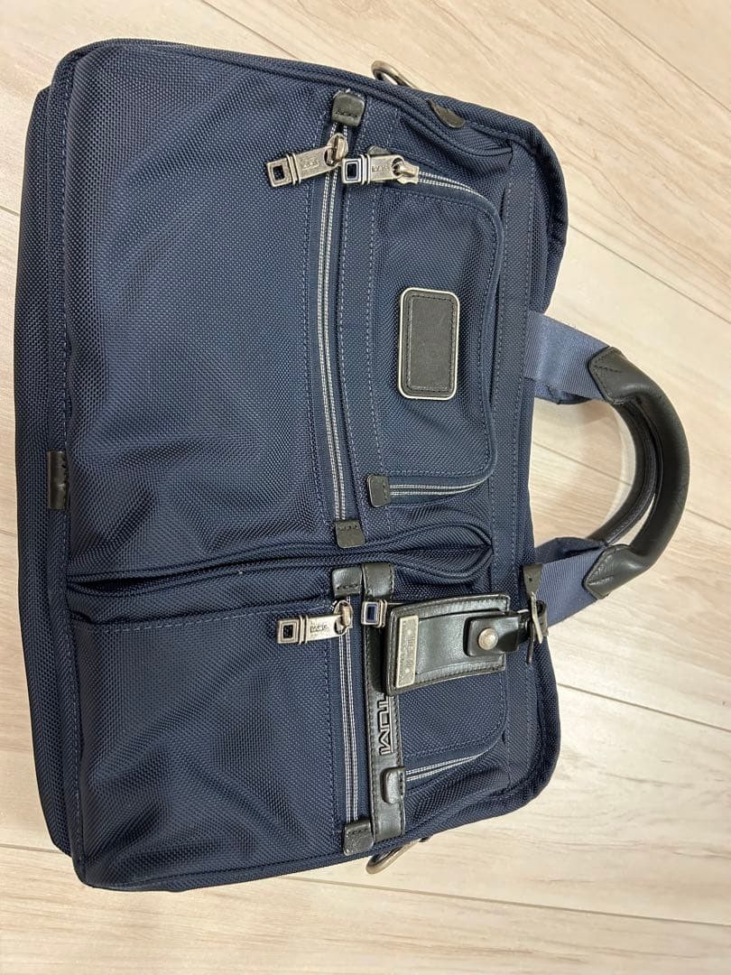 Tumi Limited Edition Navy Tote Bag 2011 Expands 40.5x32x9 to 13 cm Rare
