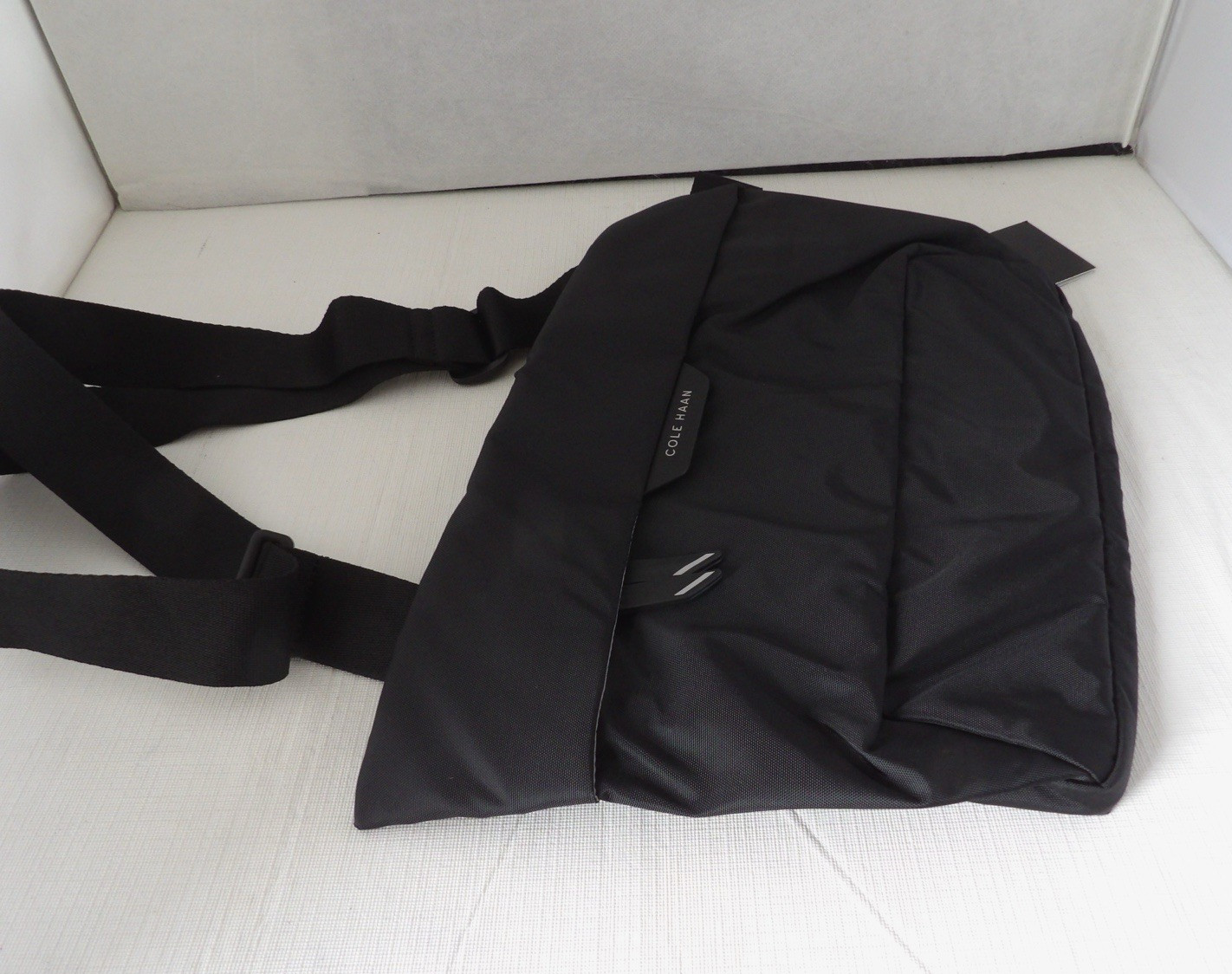 NWT Authentic COLE HAAN ZEROGRAND CENTRAL Black Nylon Men’s Sling Bag Unisex
