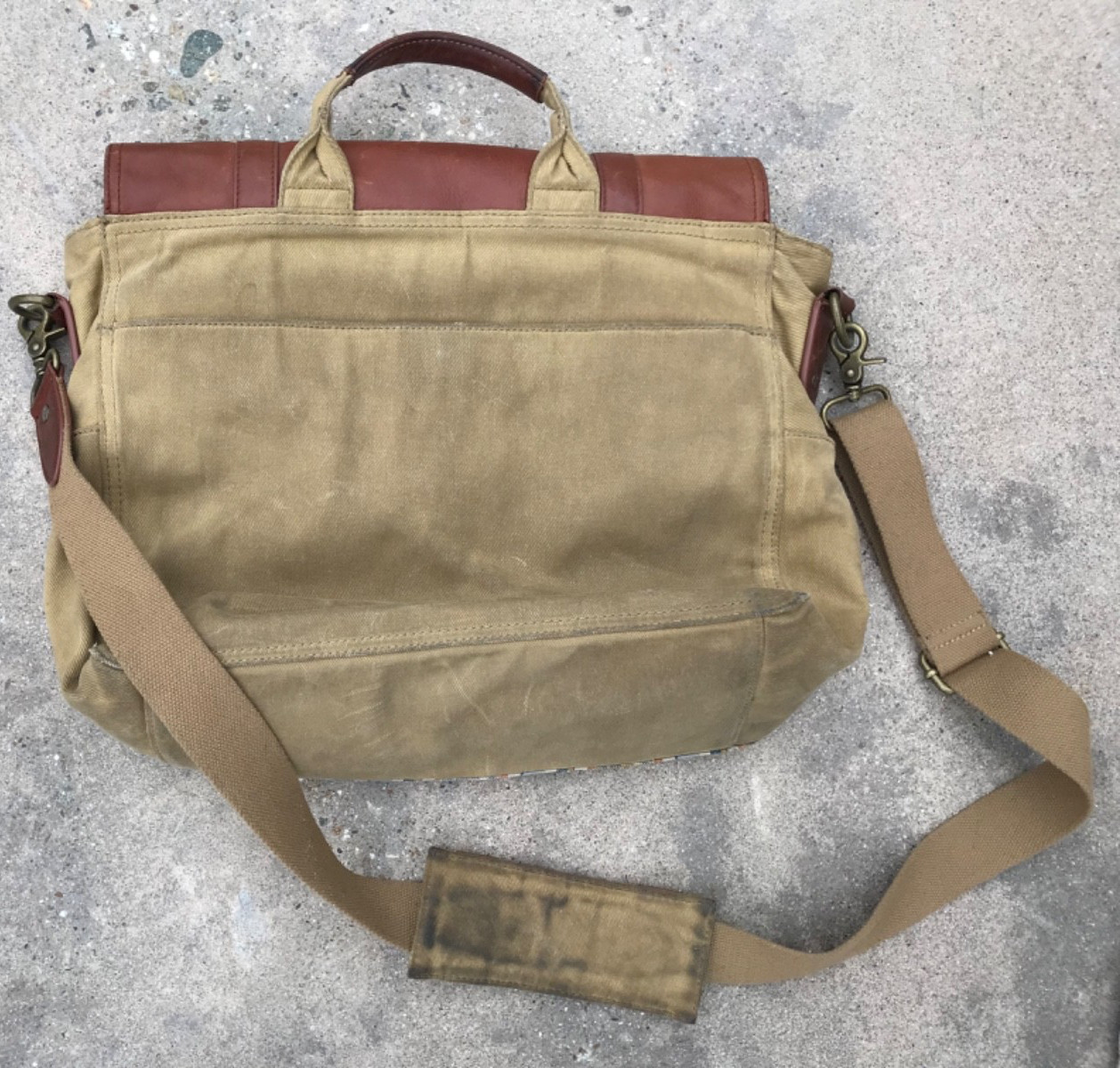 Pendleton men’s Modern Messenger Bag aprox 10″x16″ Retro Style 5″ Depth Soiled