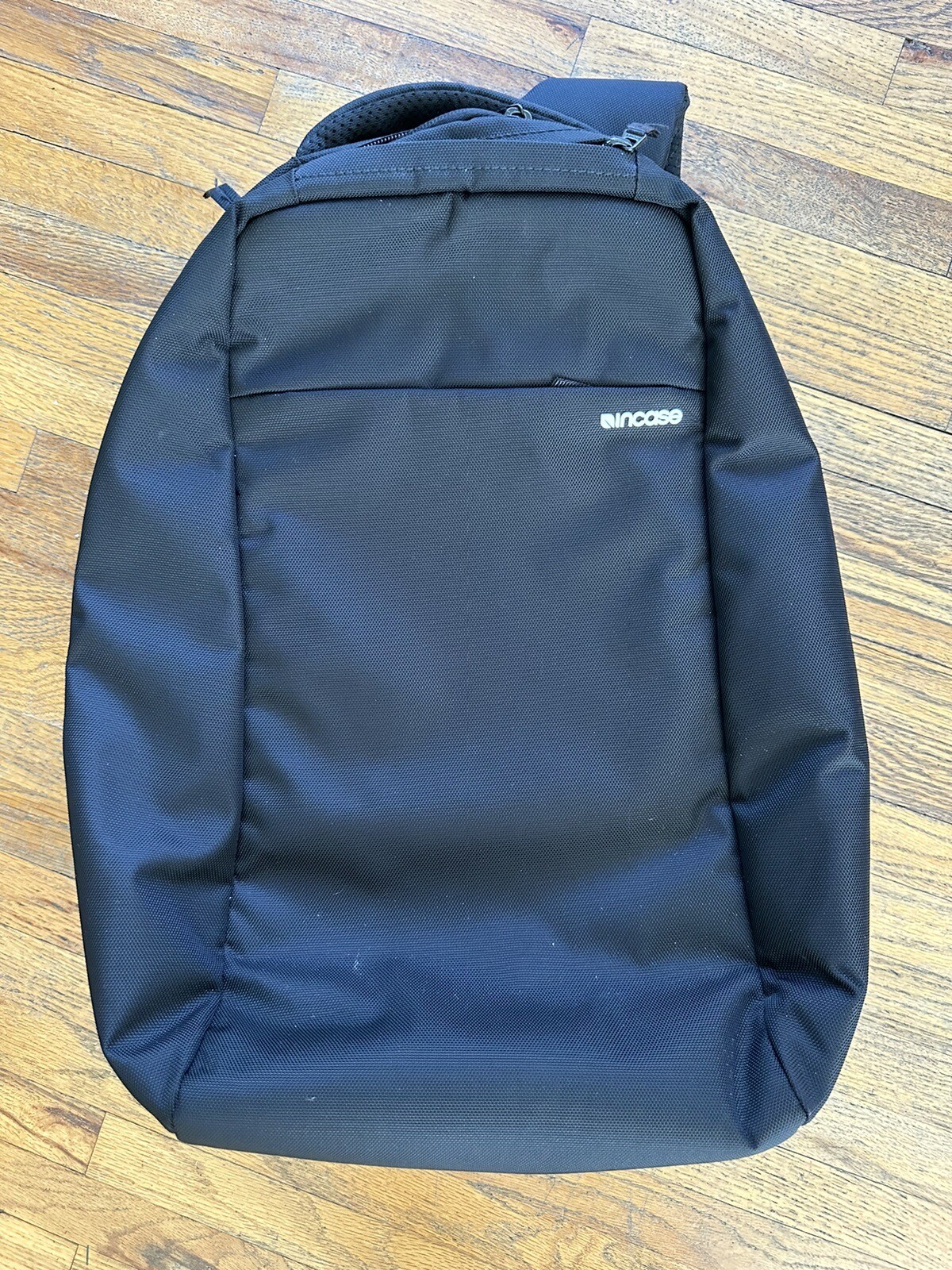 Incase ICON Lite Pack, 19.8 x 12 x 6.5 in
