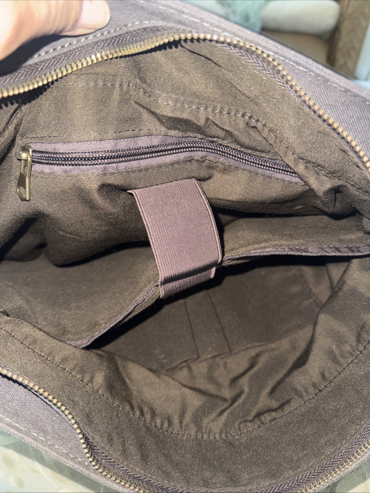 WOWBOX Brown Messenger Bag Adjustable Strap Magnetic Zip Inner Outer Pockets