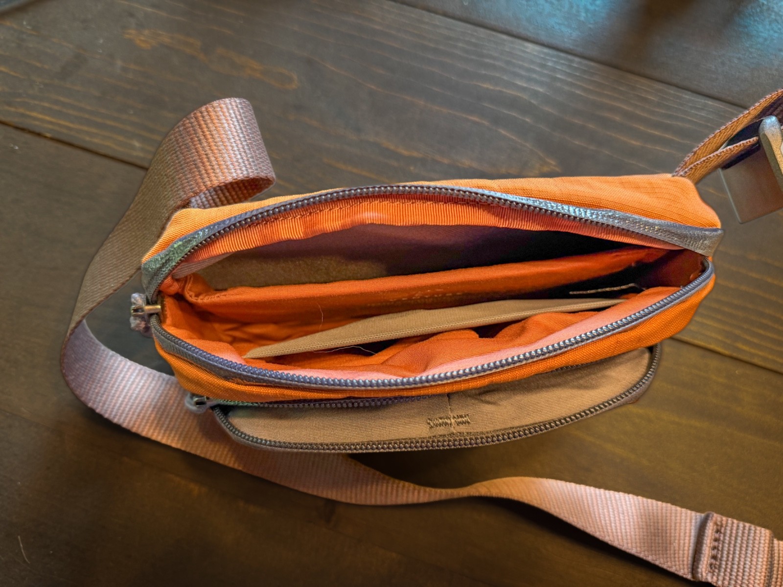Bellroy Venture Hip Pack – bronze