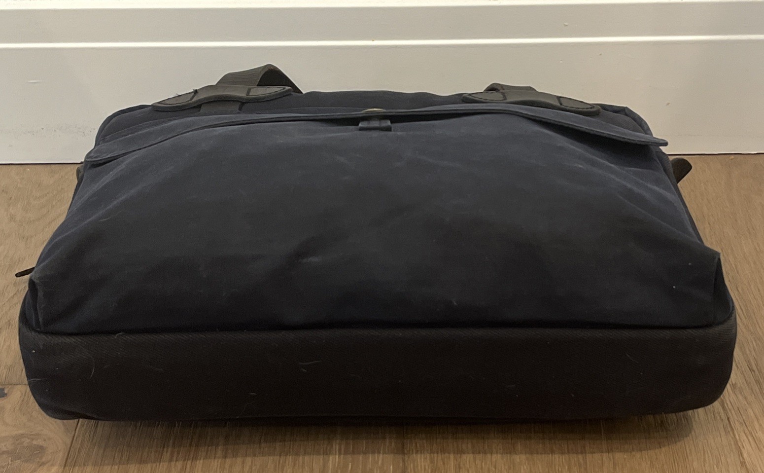 Filson Rugged Twill Tablet Briefcase | Navy | 11070324 | MiUSA | Missing Strap