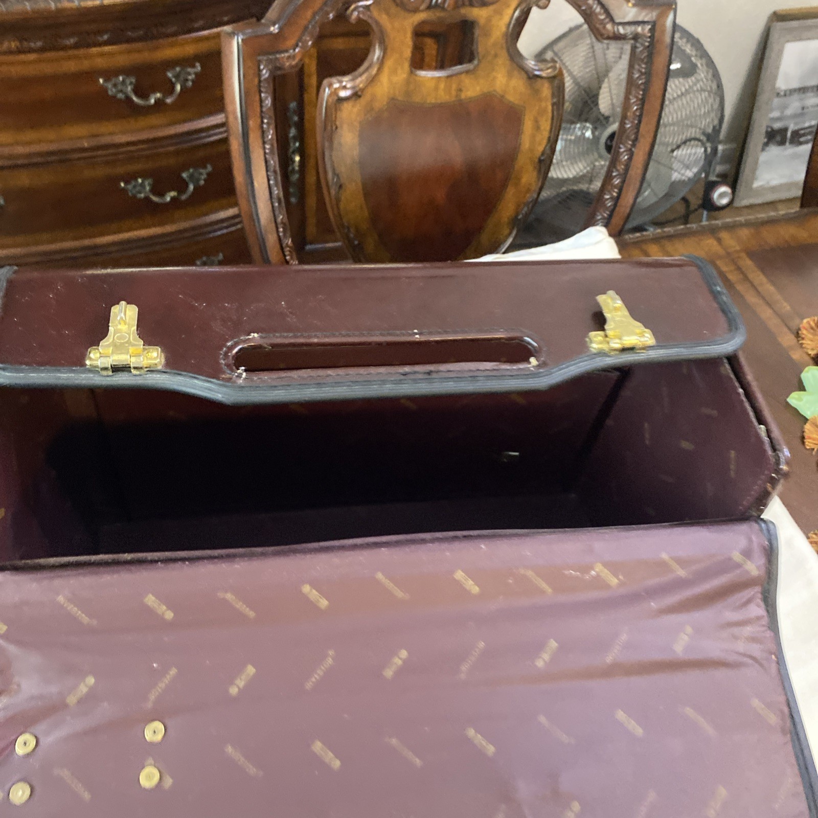 Vintage Business Class Burgundy Hard Shell Attache Briefcase Combination Lock