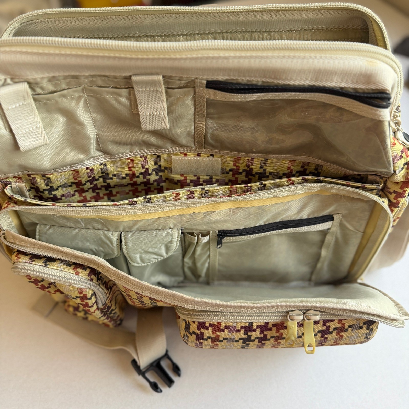 Burton Messenger Bag Pixel Houndstooth Laptop Travel Briefcase Tan Orange Brown