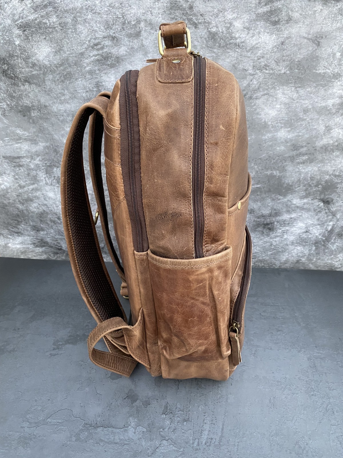 16 In Buffalo Leather Backpack Shoulder Bag Laptop Rucksack Office Handbags