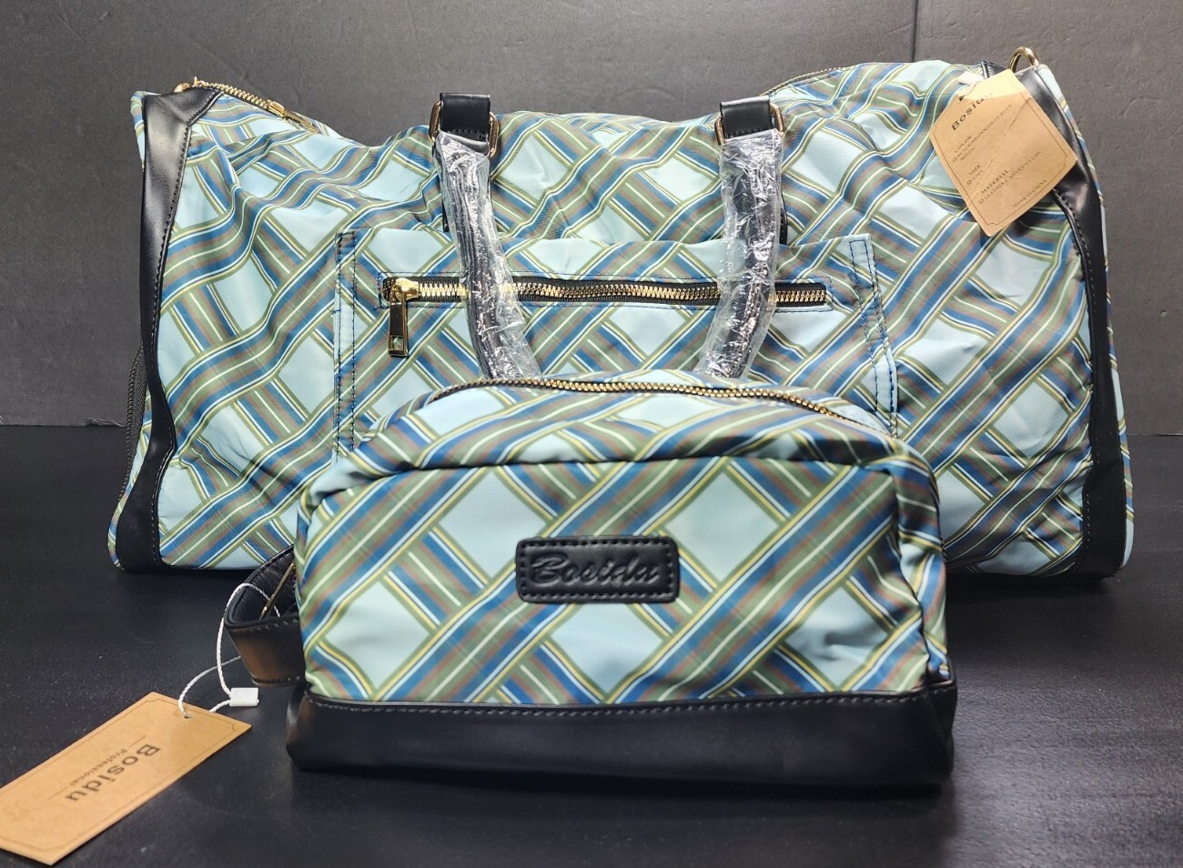 Stylish Duffel Bag w. Shoe Compartment and Makeup Pouch, Brand New