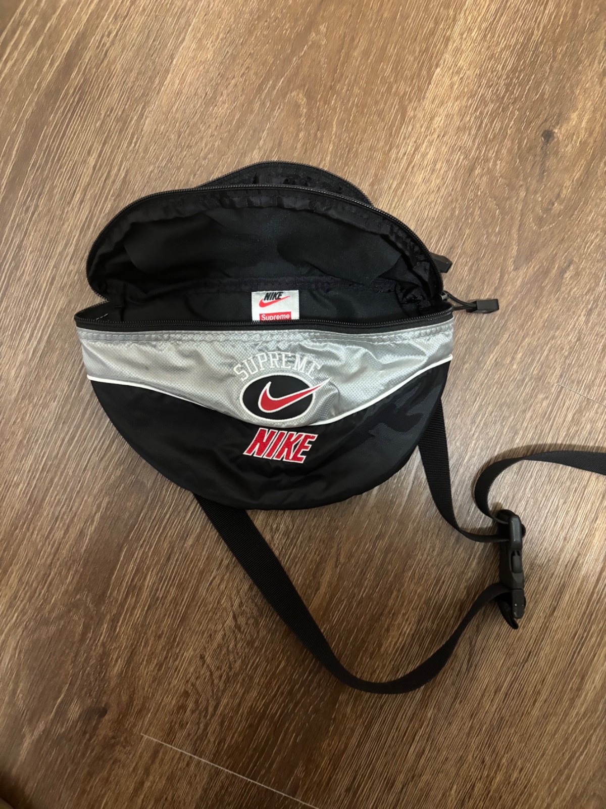Supreme x Nike Fanny/Shoulder Bag black & silver