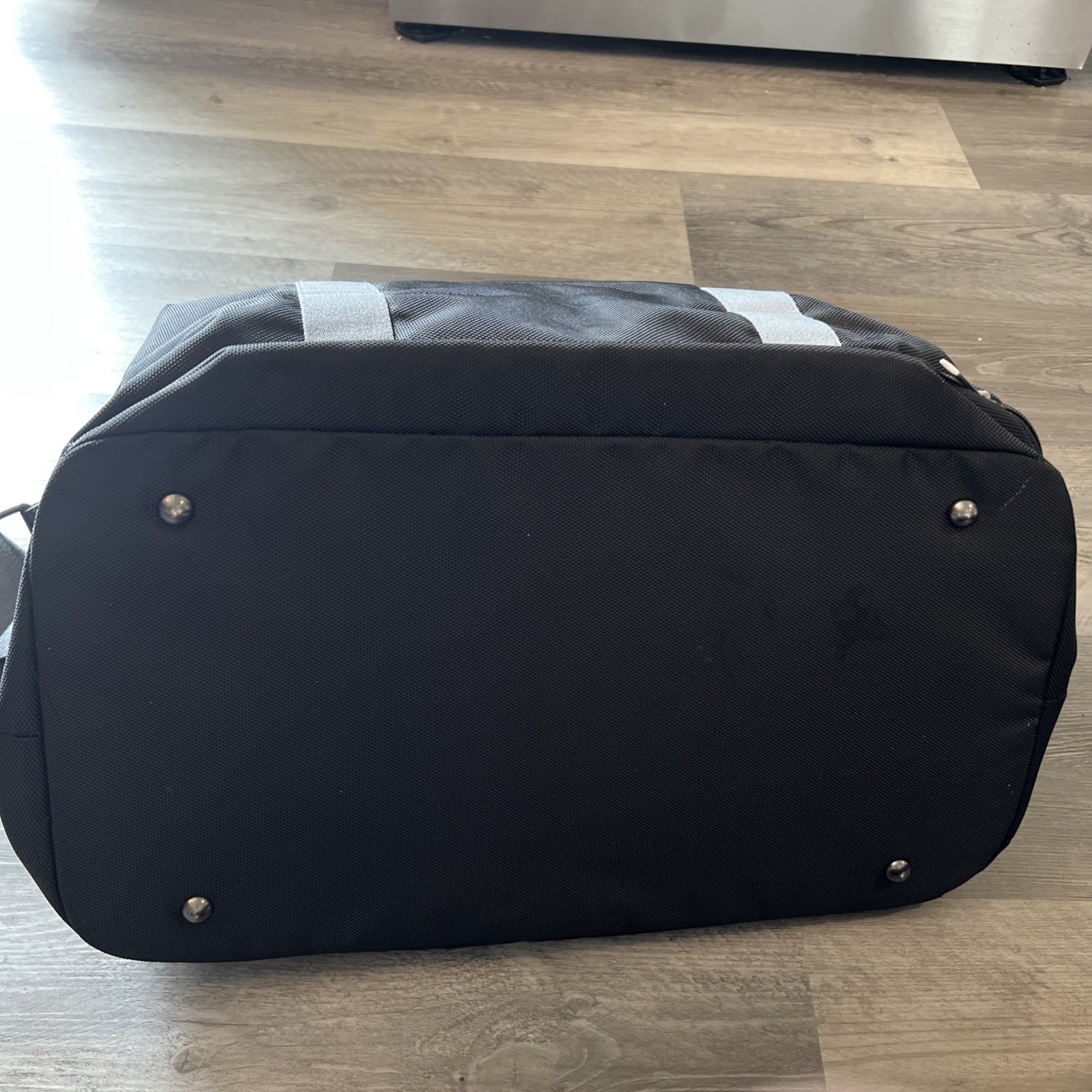 Buffalo David Bitton Duffel Bag NWT Leather Front Pocket Bottom Zipper Travel