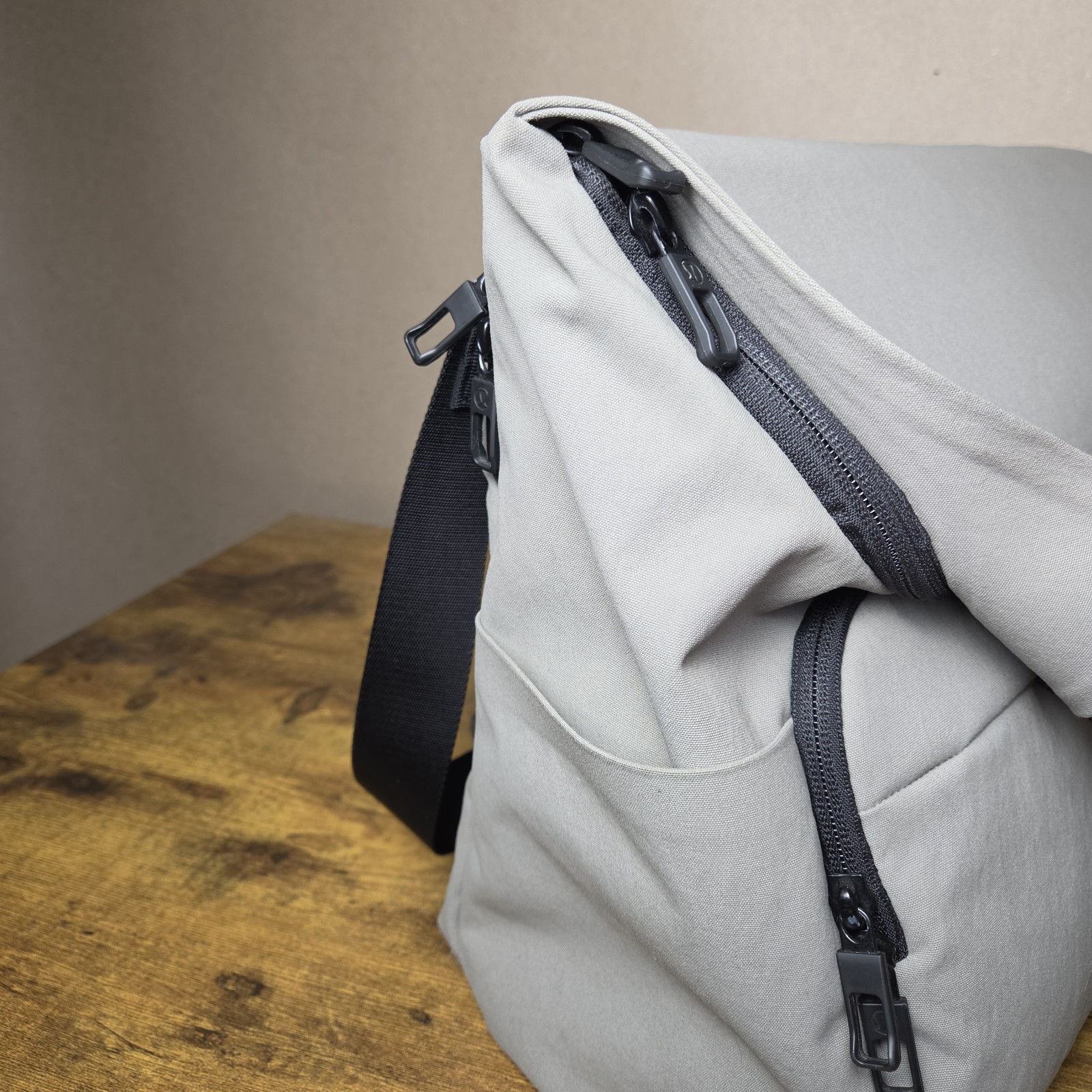 Lululemon Early Embark Duffel Gray Messenger Laptop Travel Bag