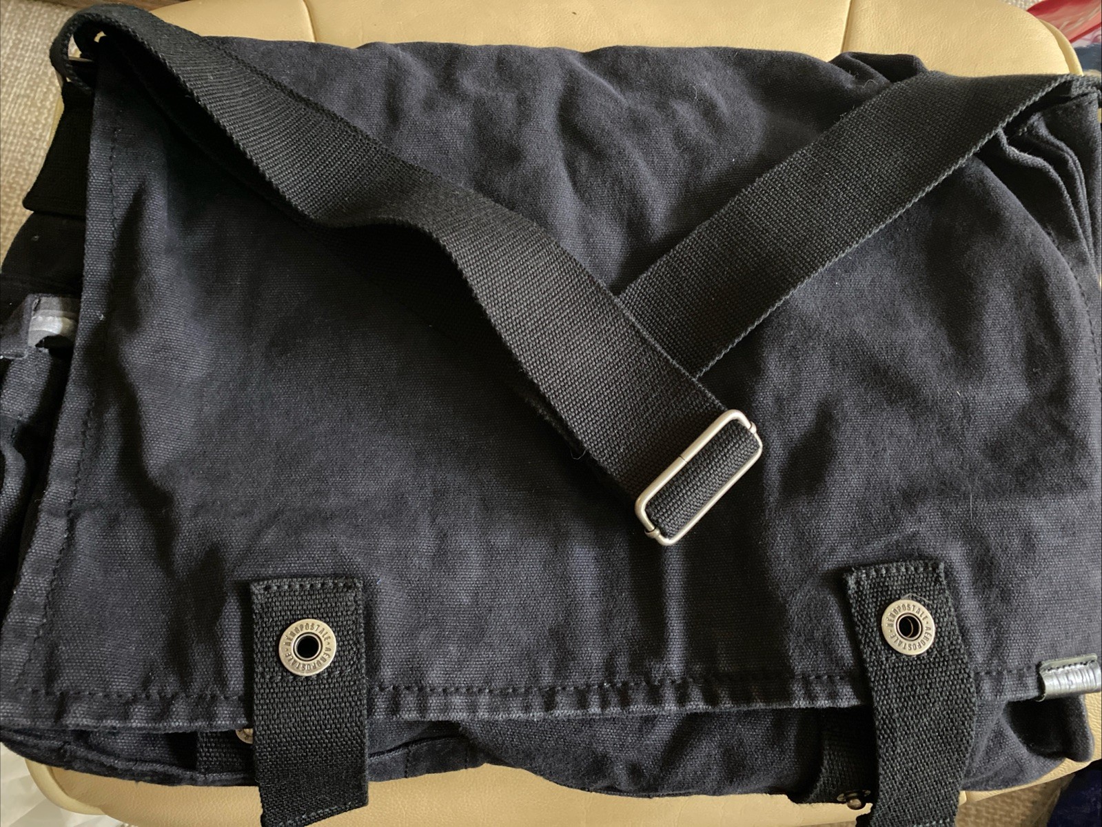 Aeropostale Black Messenger Bag Men Solid Adjustable Strap Inner Outer Pockets