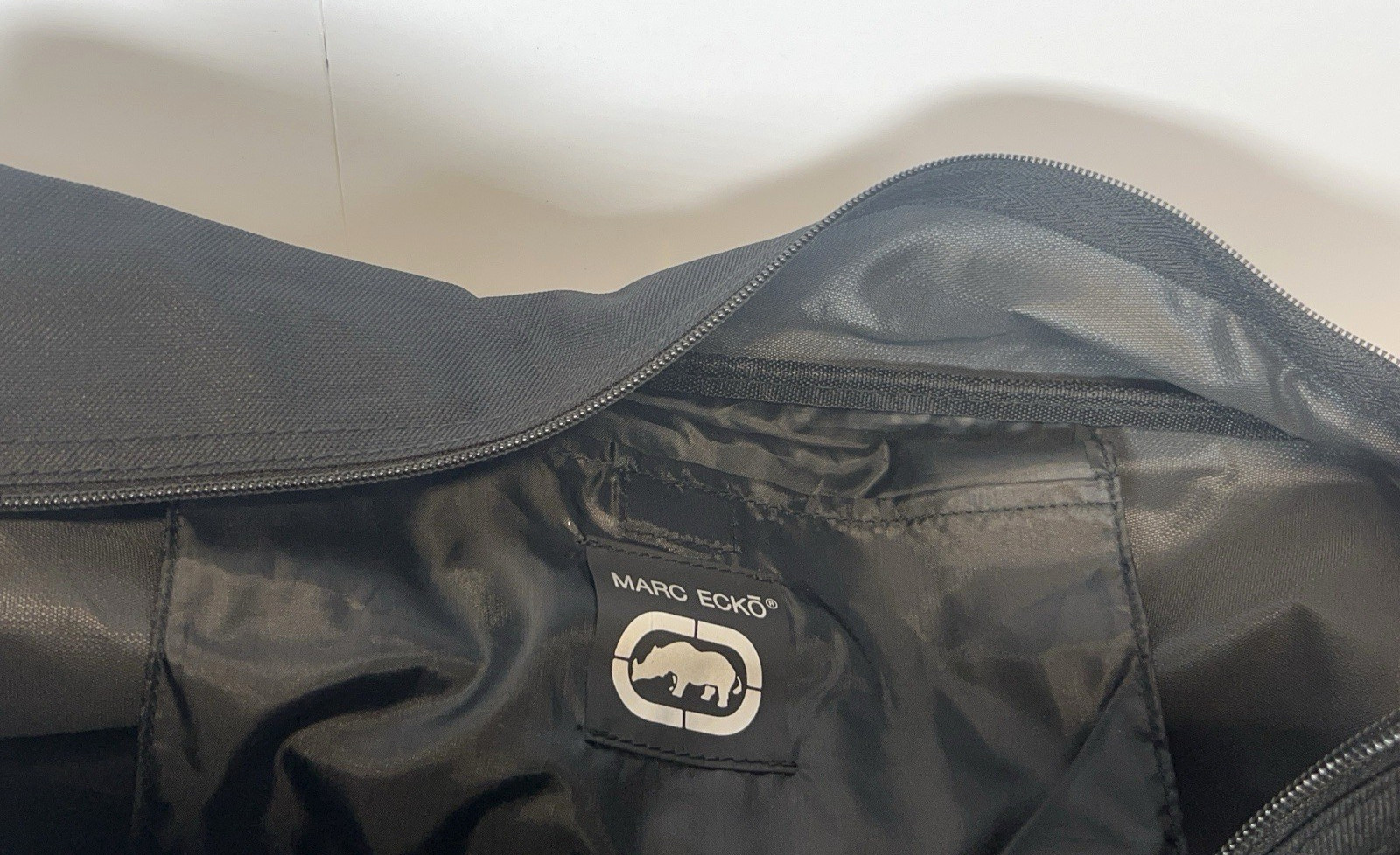 Marc Ecko Black Canvas Weekend Adjustable Shoulder Strap 17″x 11″ Duffle Gym Bag