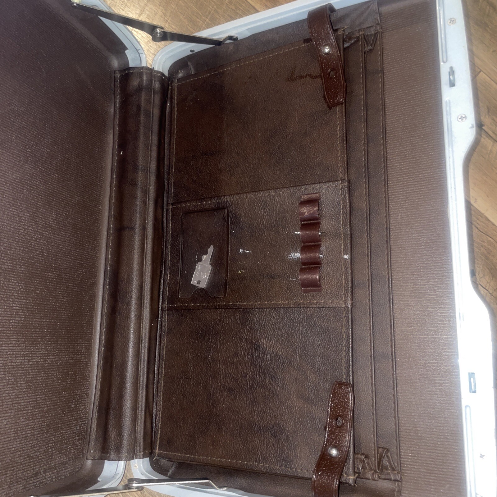 Vintage Slim Samsonite Tan Hard Shell Briefcase Attache Carry Case With KEY