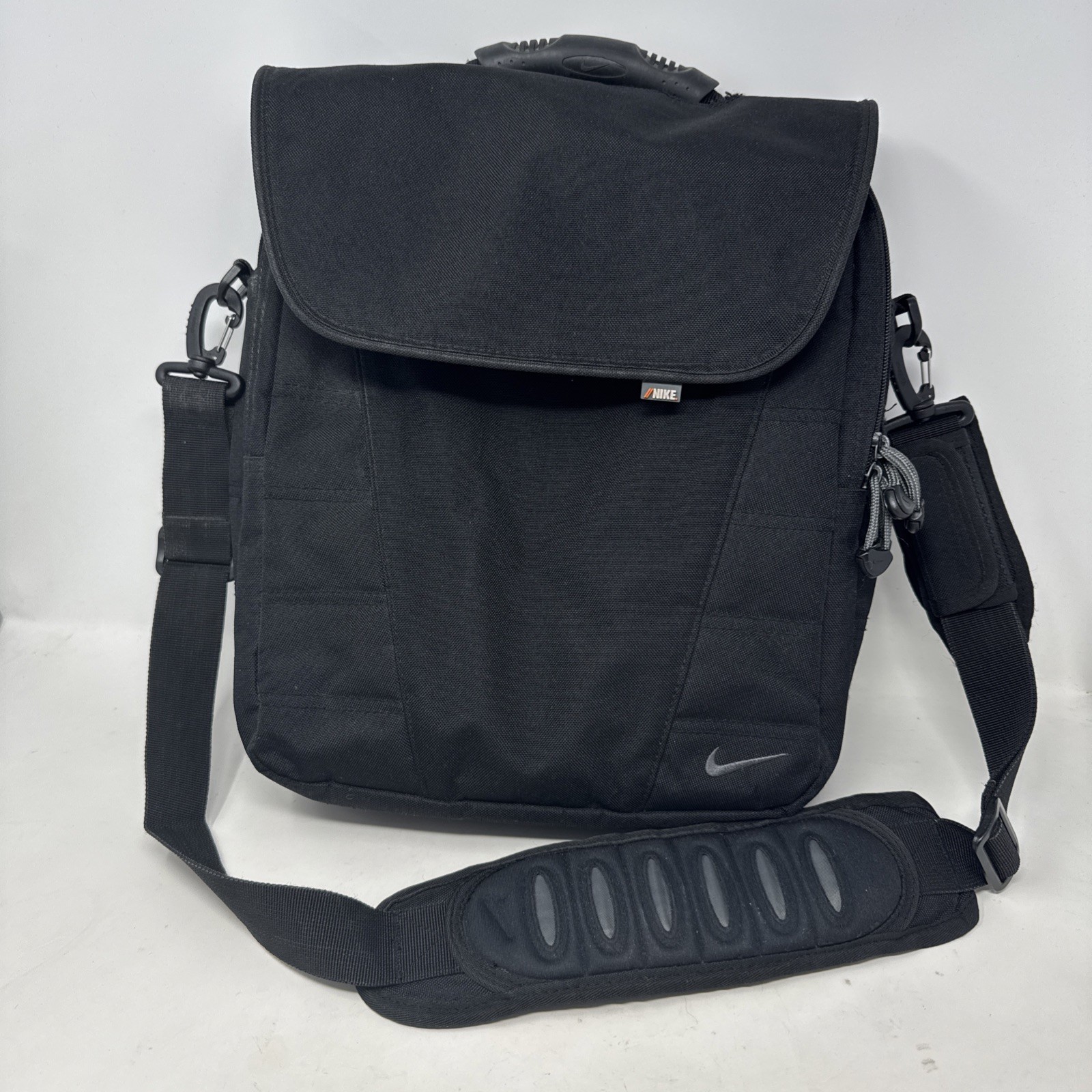VTG Y2K Nike Swoosh Black Crossbody Shoulder Messenger Bag Backpack Laptop Bag