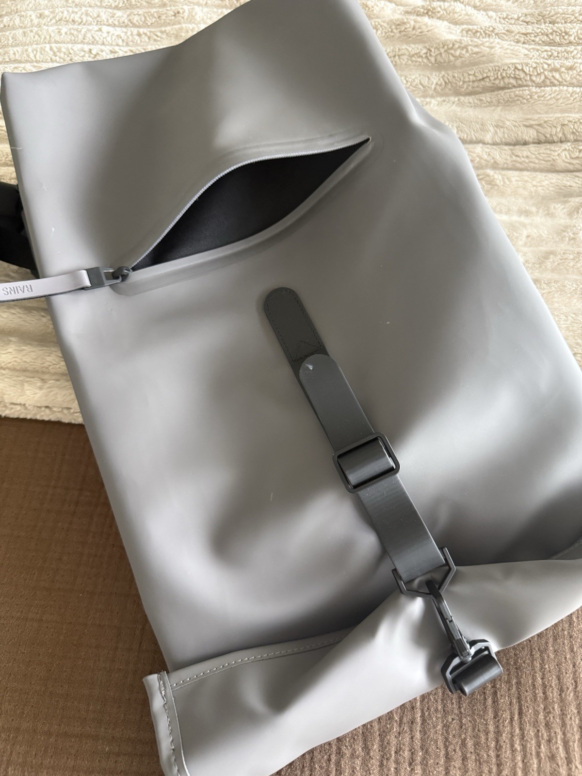 Rains Rolltop Rucksack Waterproof – grey