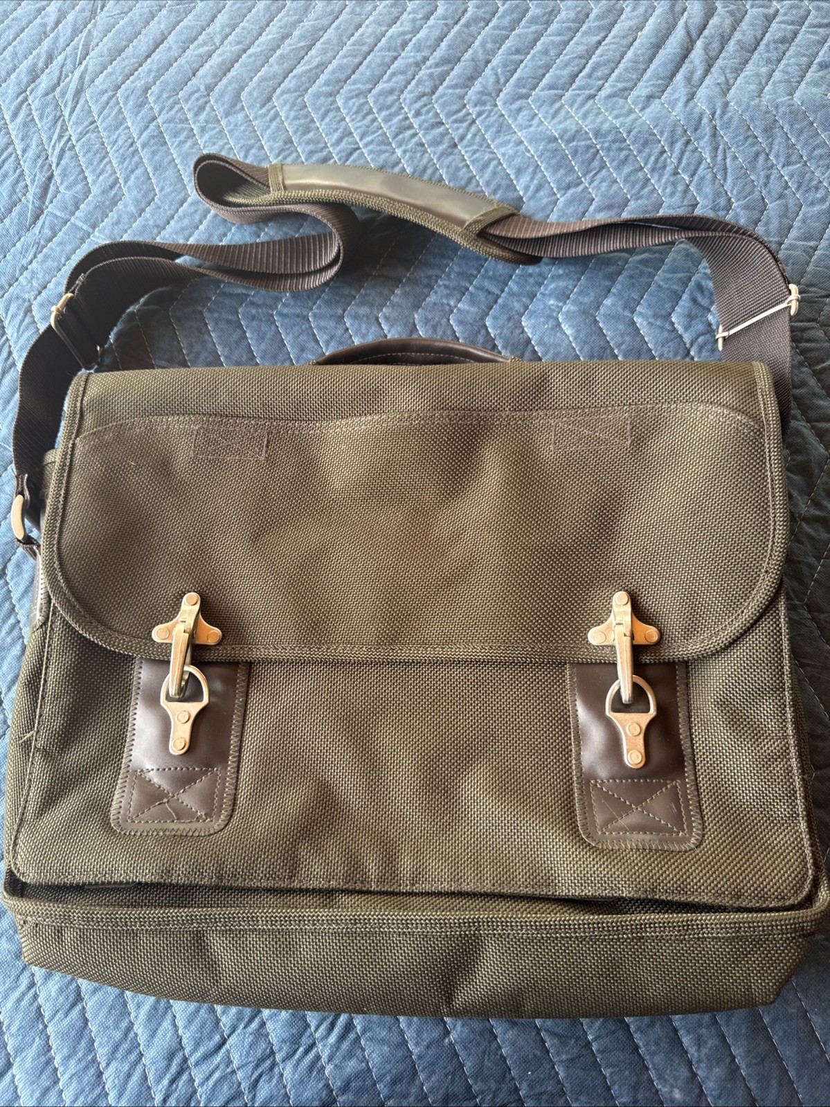 Khaki Green Thick Canvas Computer, Work Bag Strong Heavy Latch’s Lots Pockets