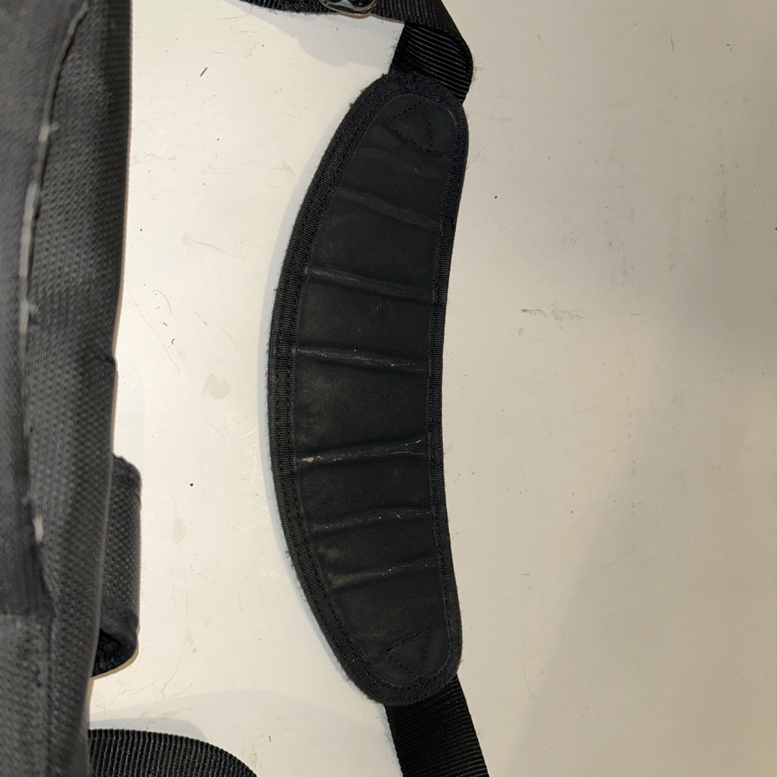 Tumi Alpha Bravo Black Ballistic Nylon Messenger Laptop Bag 589C Organizer