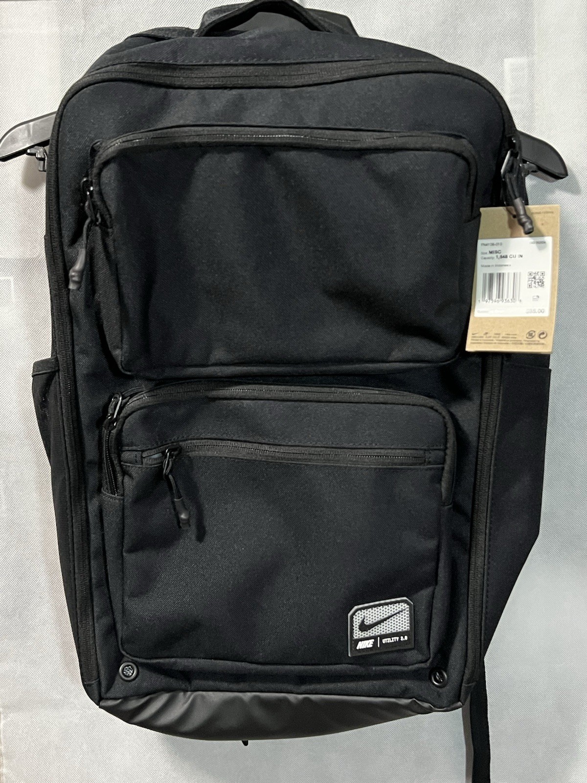 Nike 27L Utility Backpack –Blk/White, Durable Unisex Gym & Travel Bag FN4106-010