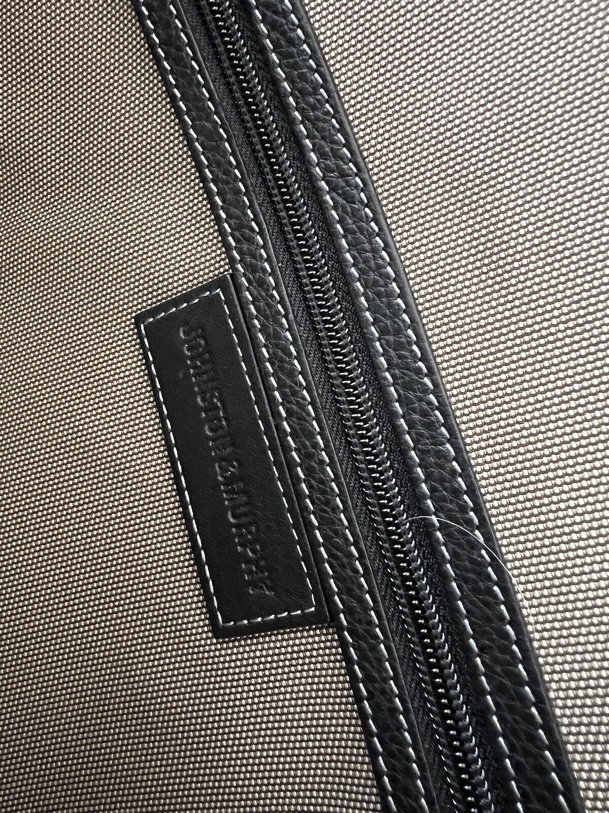 Johnston & Murphy Soft Black Leather Zip Top Briefcase Laptop Messenger Bag
