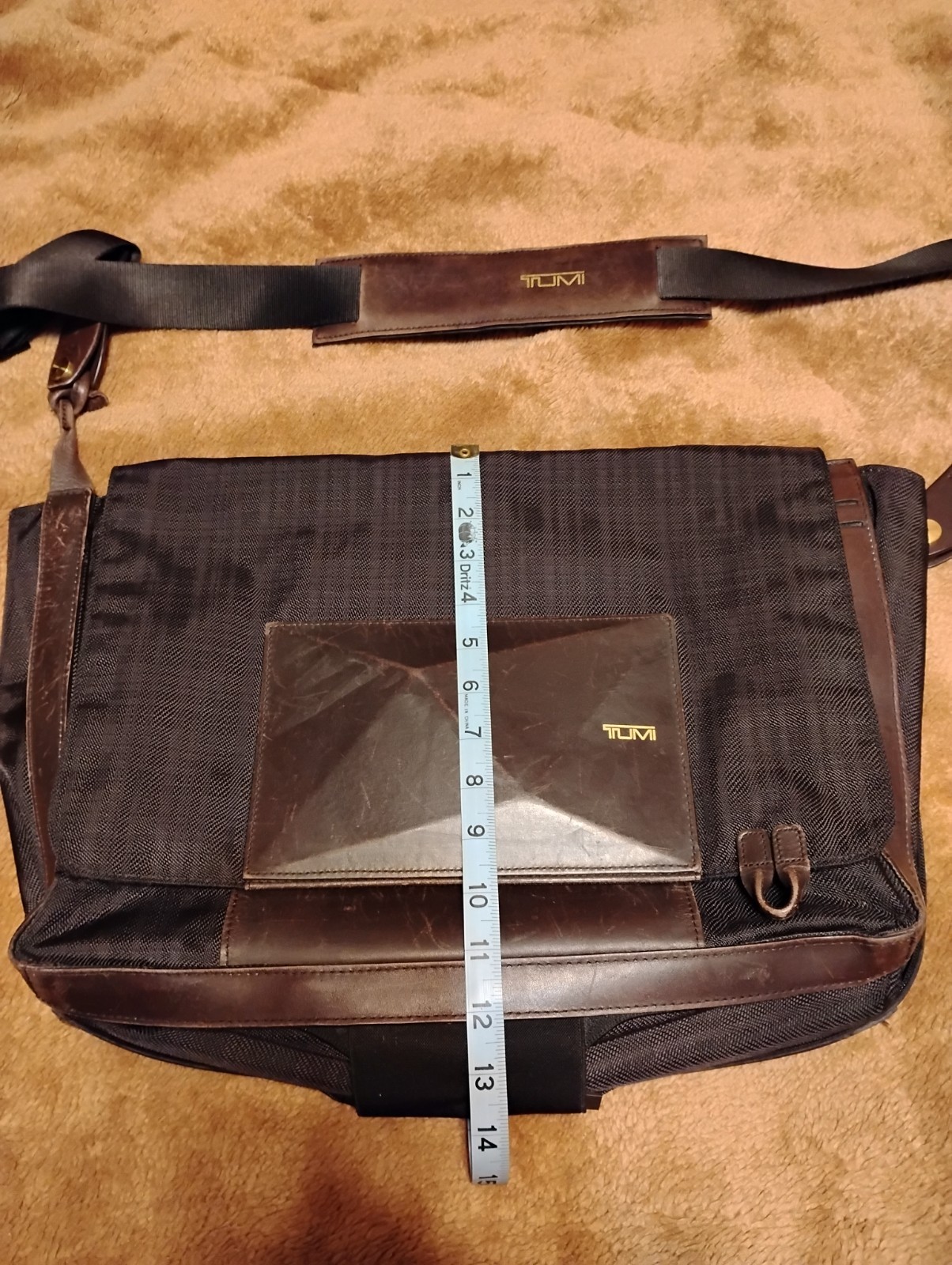Tumi Dror Messanger Bag Magnetic Flaps Leather Accents