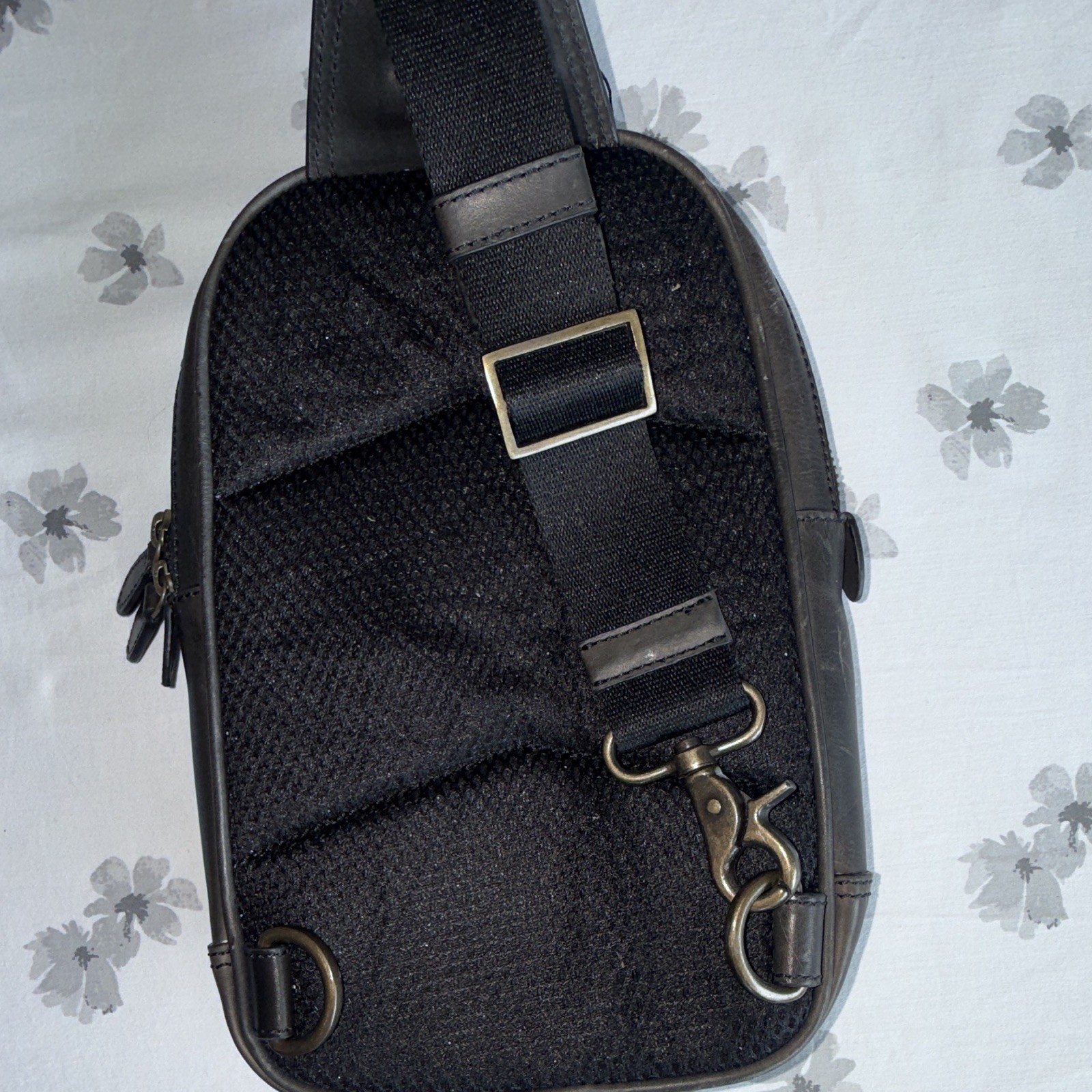 Johnston & Murphy Black Small Crossbody Sling Bag Zip, Adjustable Strap Leather