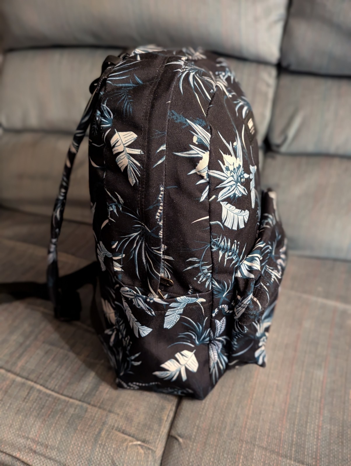 VANS Old Skool H2O Black Flower Backpack VNOA5E2SOZB