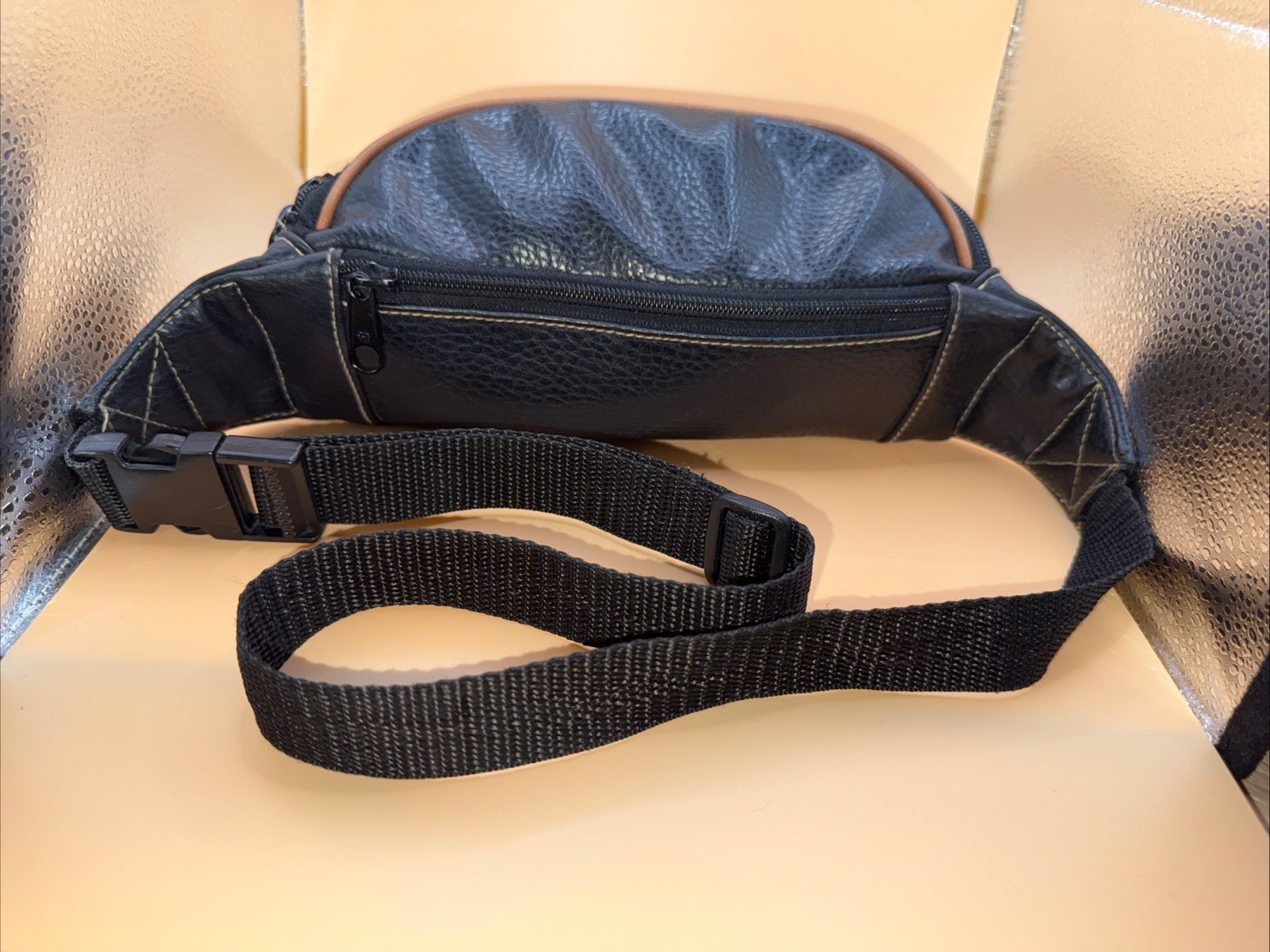 Vintage, GH Bass Fanny Pack/ Waist Bag, Black Made in China 90’s VTG leather
