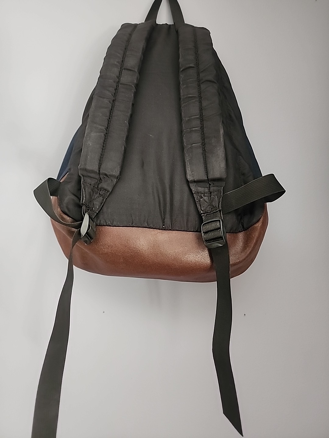Vintage Trager Seattle Backpack Navy Blue Made USA Outdoors Leather Bottom