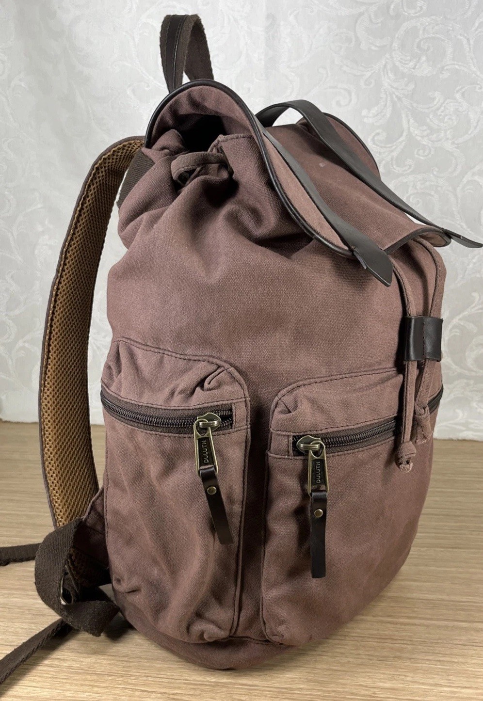 Duluth Trading Co Brown Canvas Pockets Drawstring Backpack Magnetic Top Closure