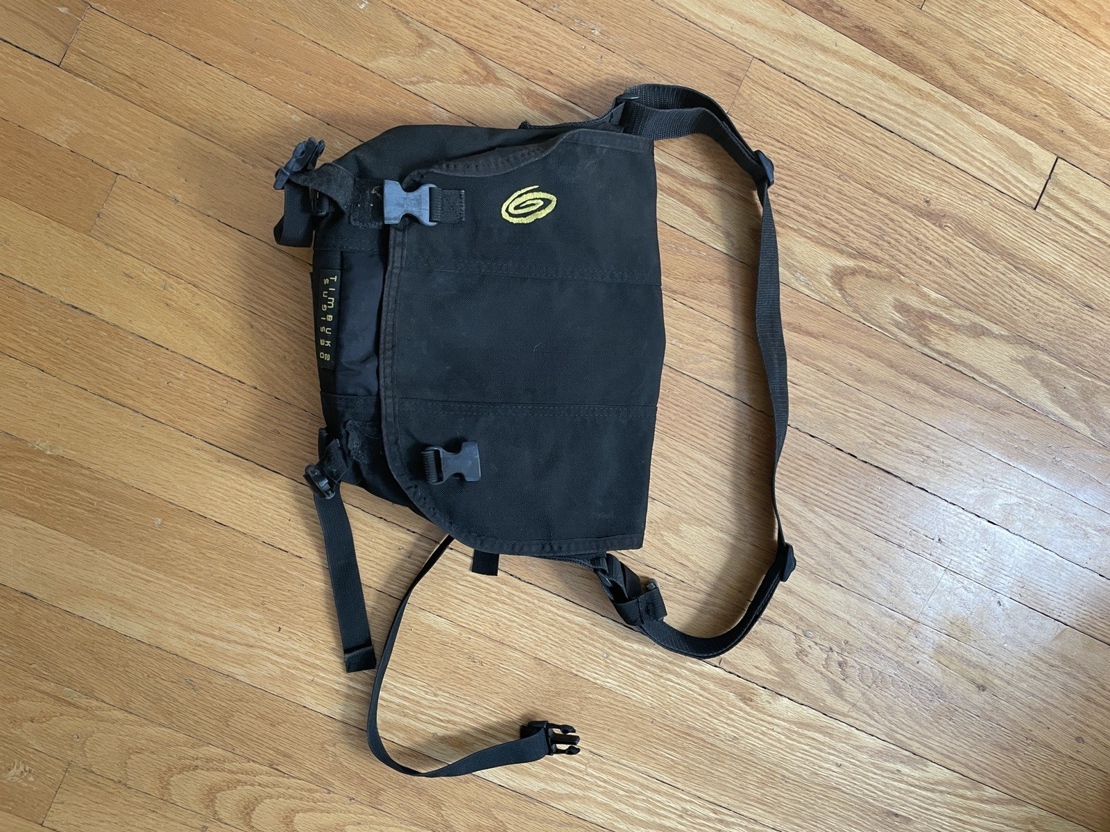 Timbuk2 Classic Messenger Bag Black Small